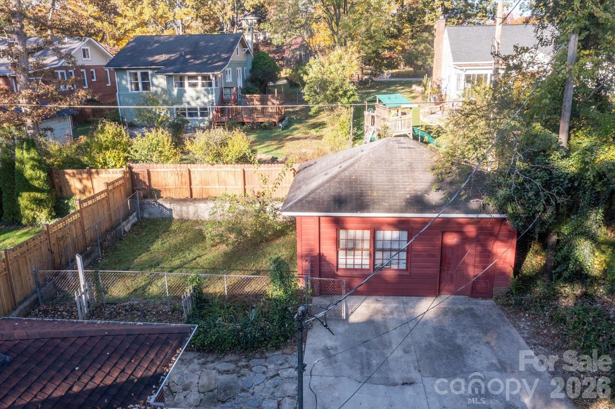 Backyard and workshop - 1527 Druid Hills Avenue, Hendersonville
