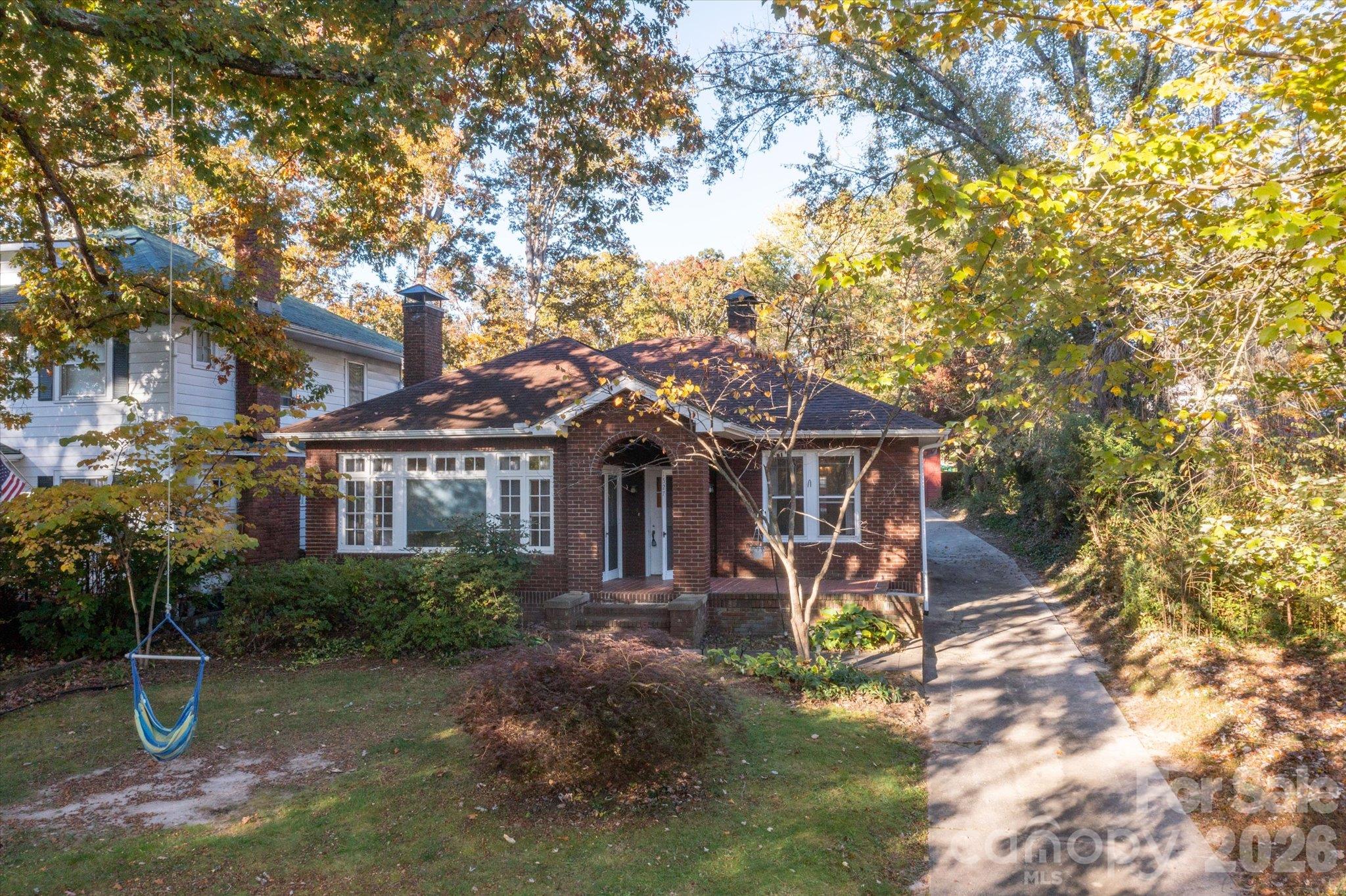 Single Family Residence at 1527 Druid Hills Avenue, Hendersonville, photo 27 of 30