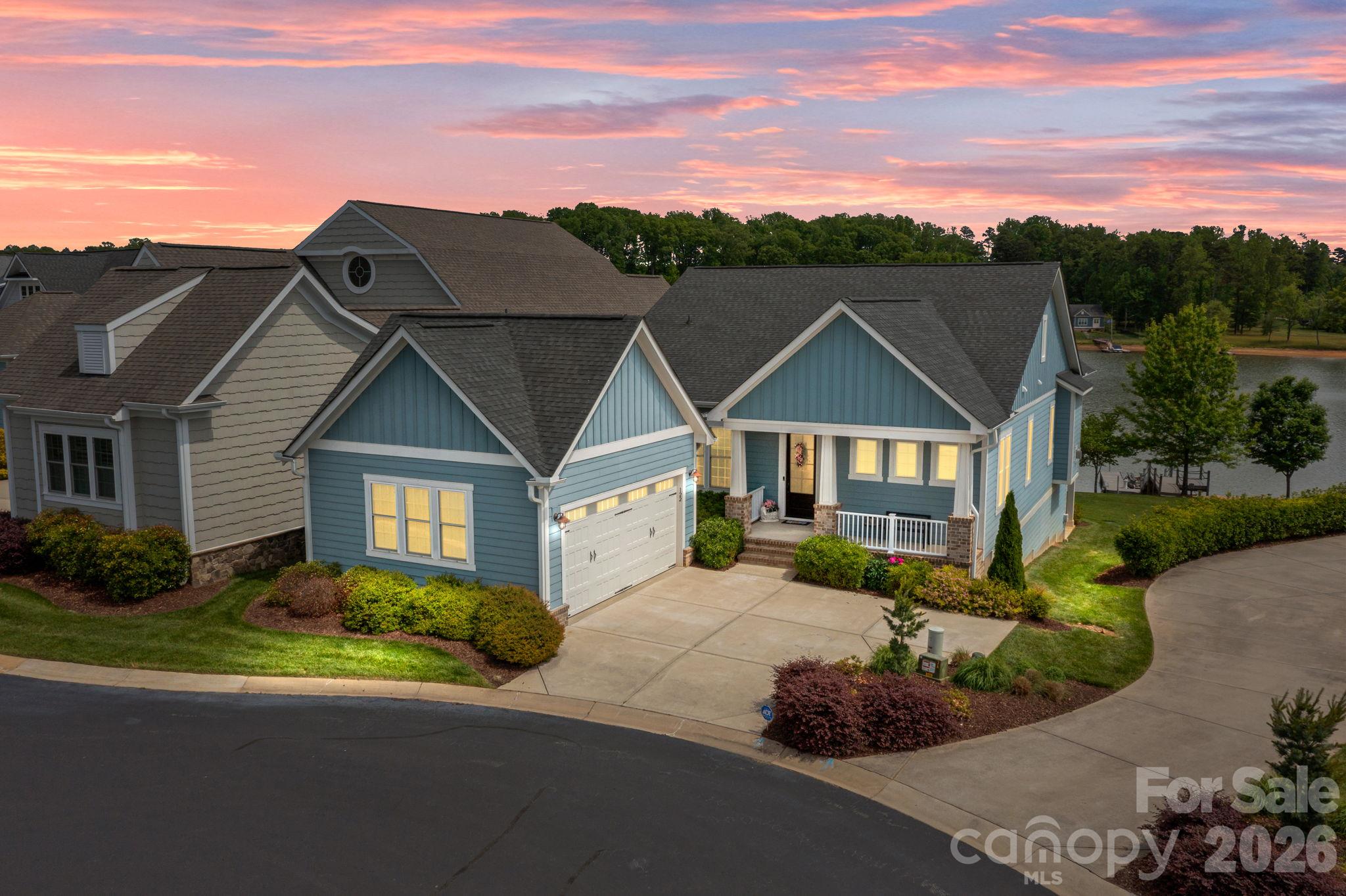Front Elevation of property - 122 Sisters Cove Court, Mooresville