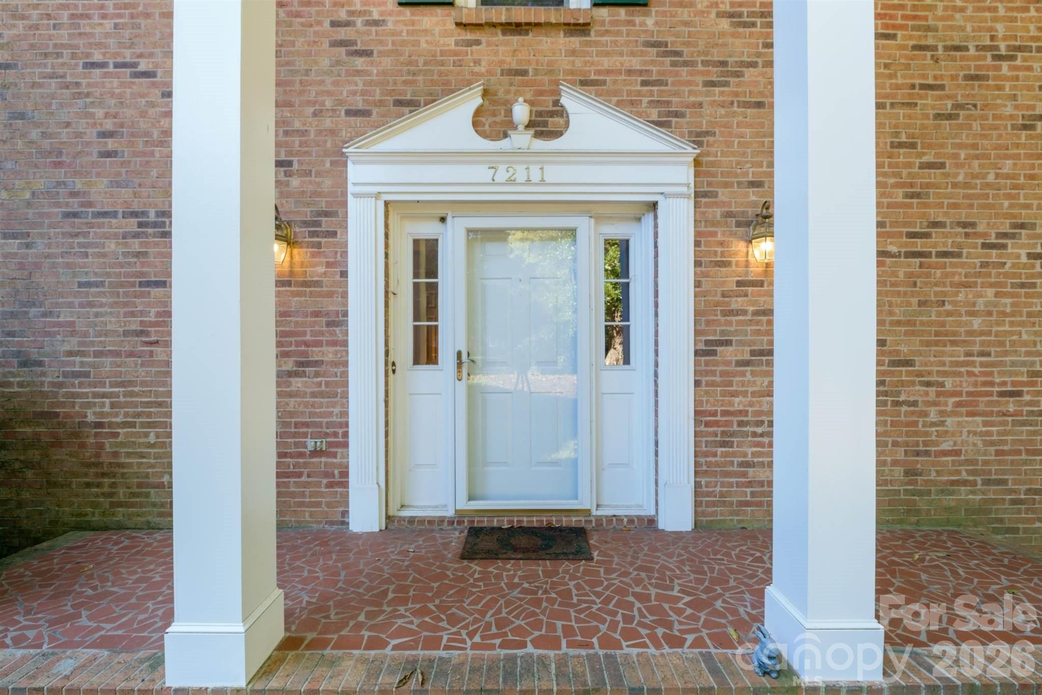 Single Family Residence at 7211 Hopeton Road, Charlotte, photo 3 of 48