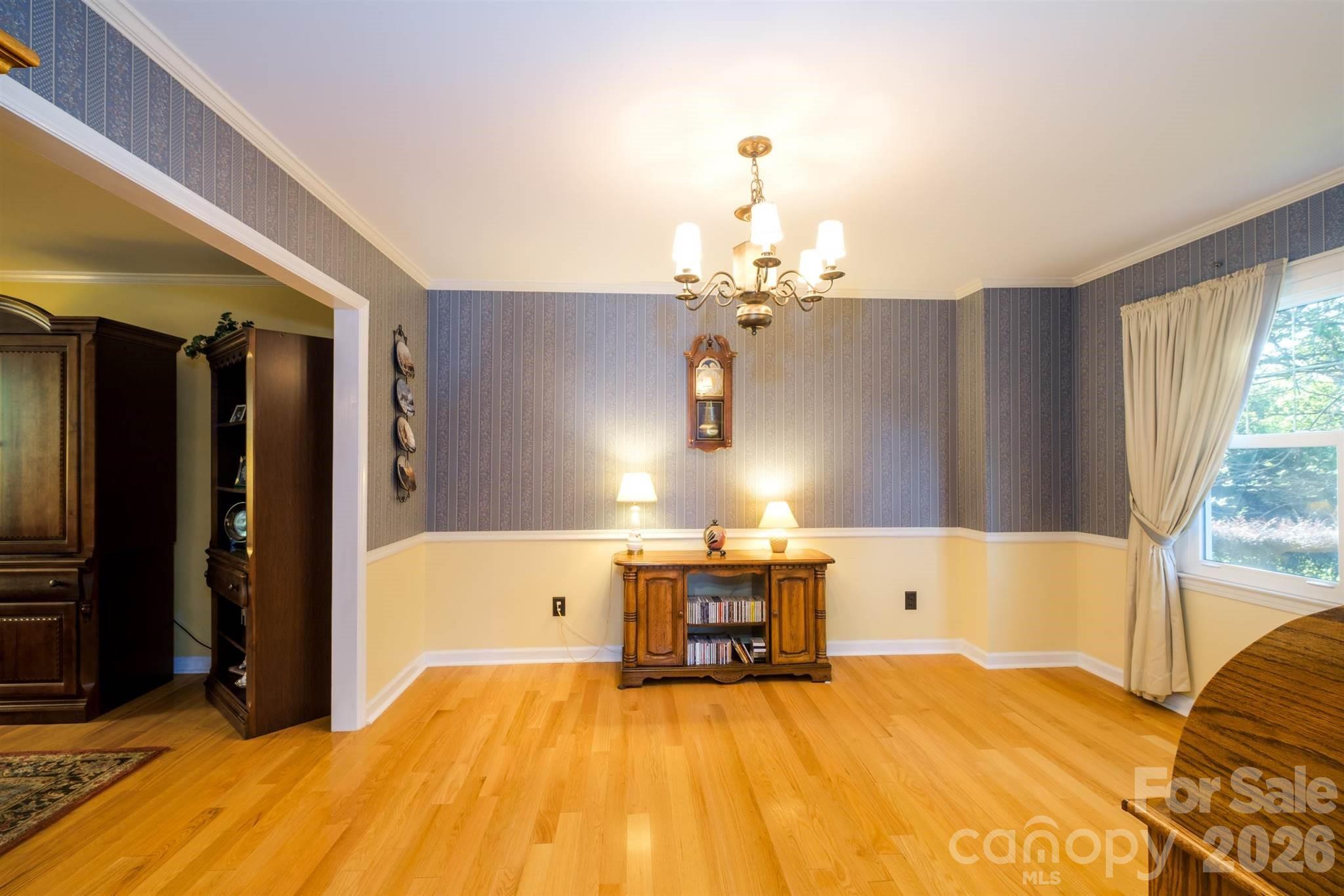 Single Family Residence at 7211 Hopeton Road, Charlotte, photo 10 of 48