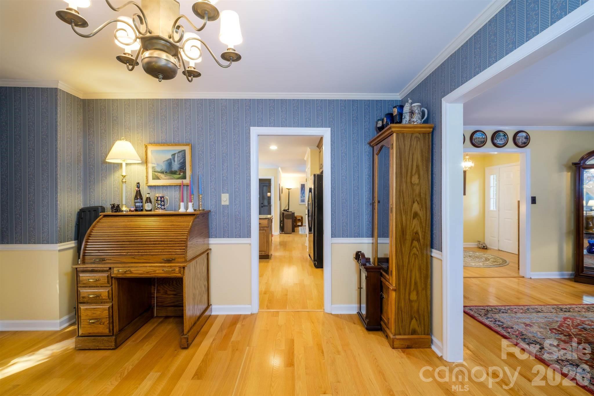 Single Family Residence at 7211 Hopeton Road, Charlotte, photo 11 of 48