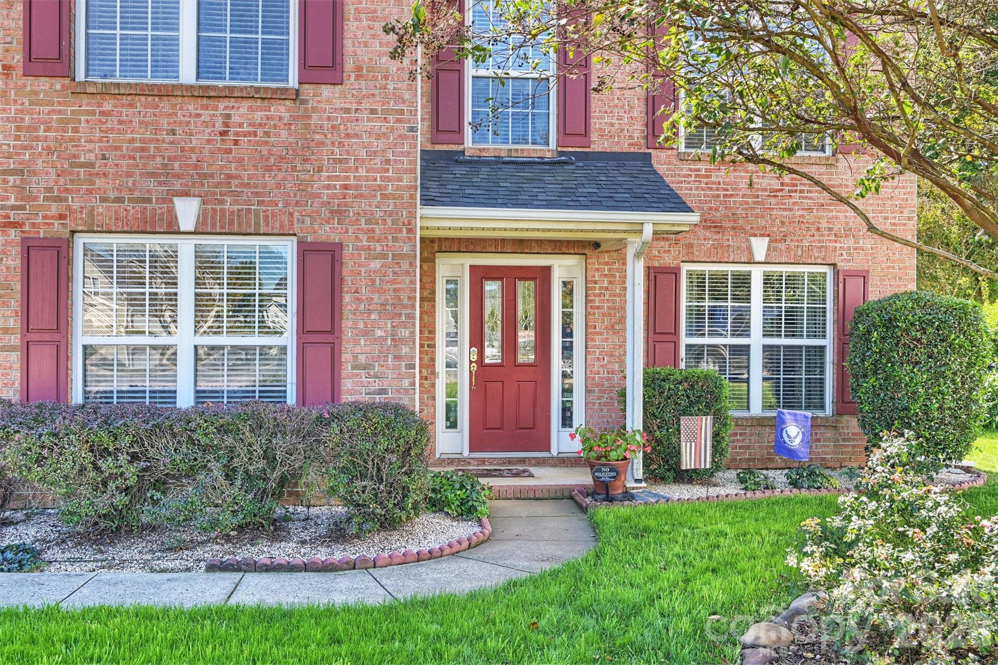 Single Family Residence at 1006 Banaba Court, Indian Trail, photo 3 of 39