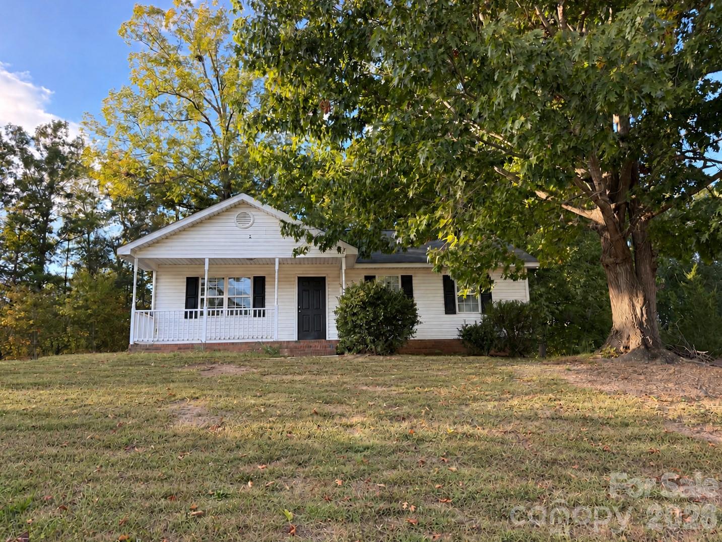 Single Family Residence at 505 Canary Court, Wingate, photo 2 of 18