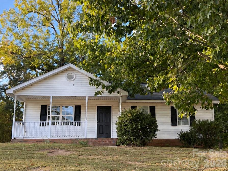 Single Family Residence at 505 Canary Court, Wingate