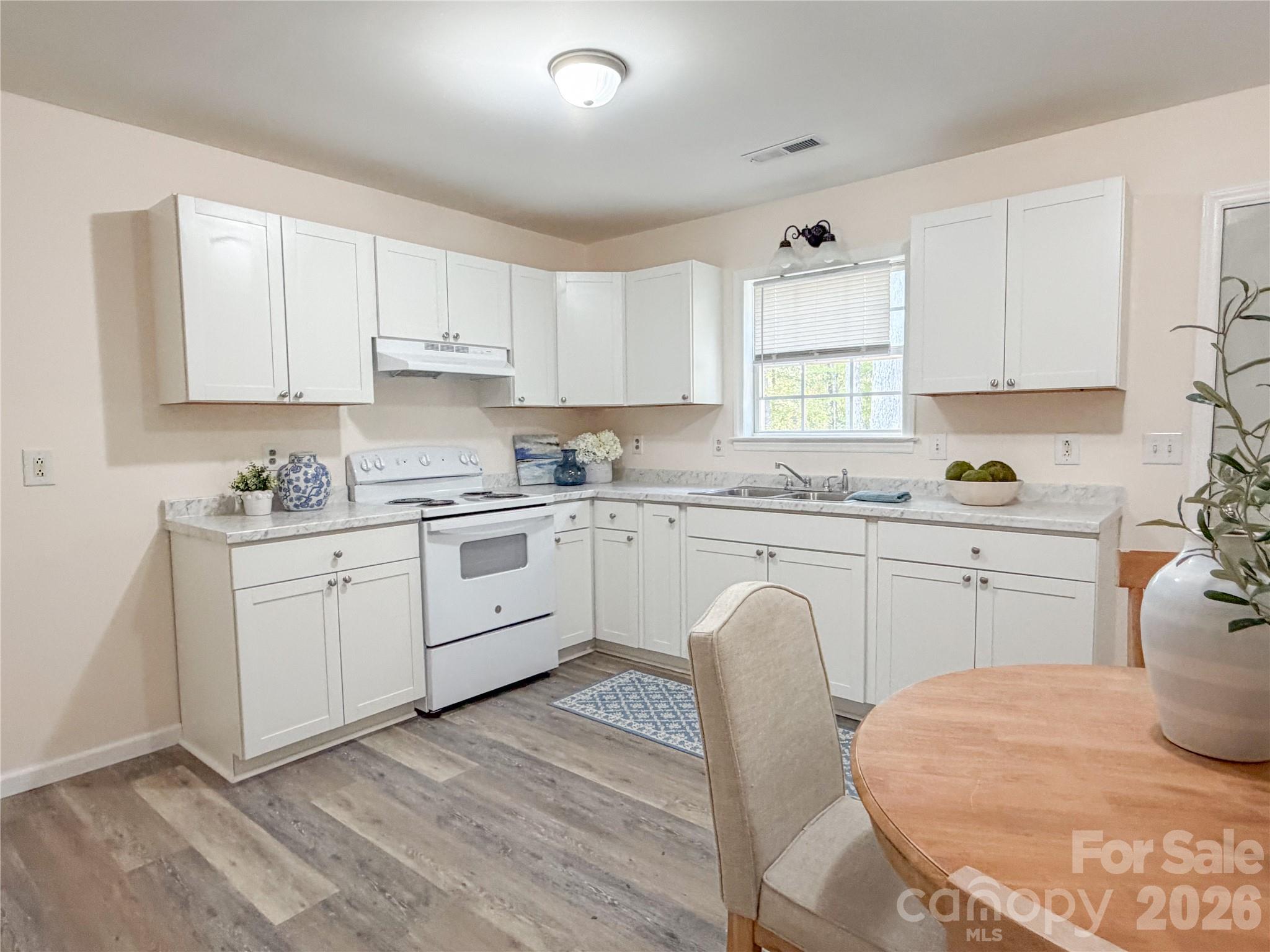 Single Family Residence at 505 Canary Court, Wingate, photo 8 of 18