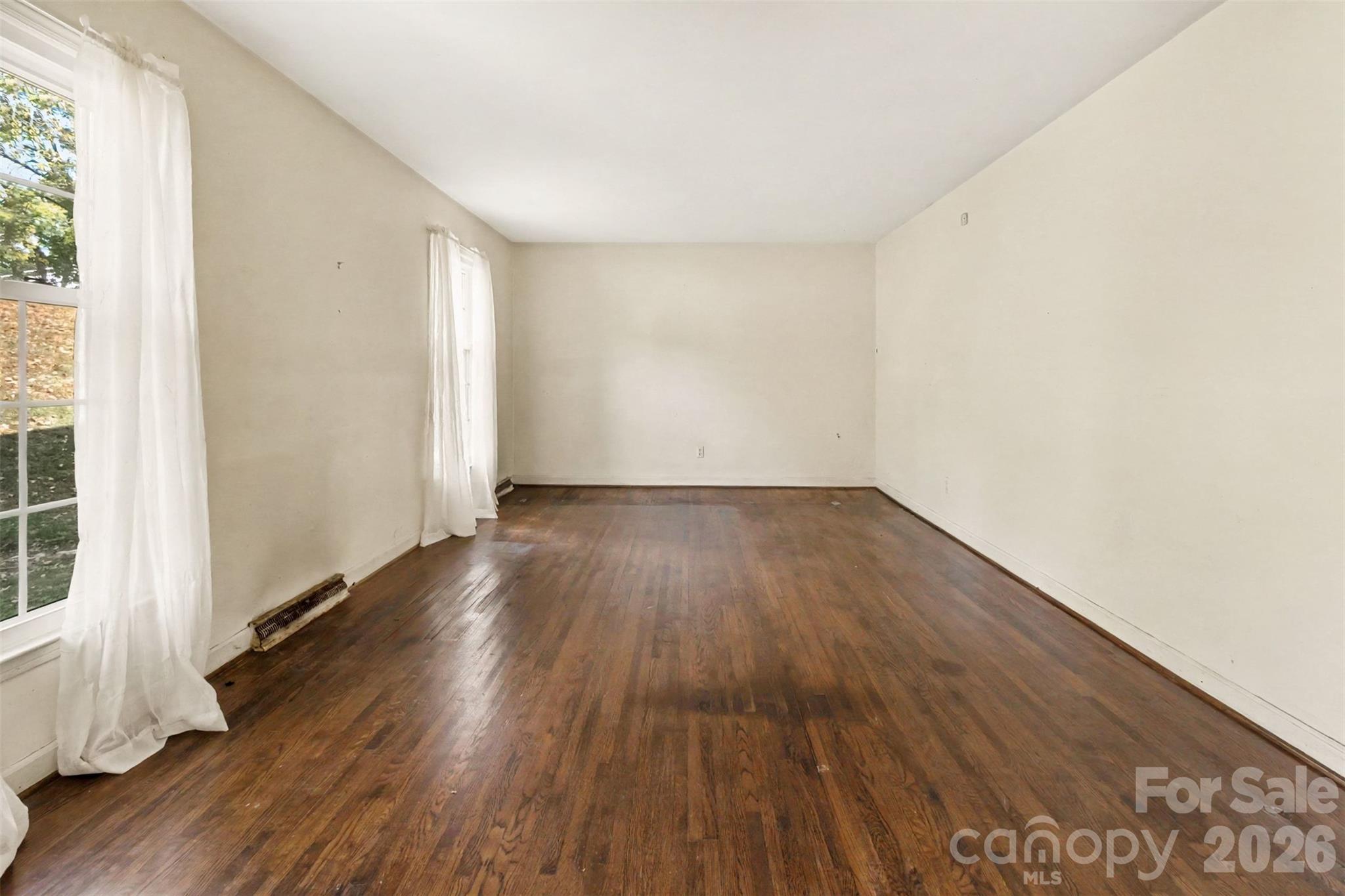 Single Family Residence at 3940 Riverbend Road, Charlotte, photo 5 of 16