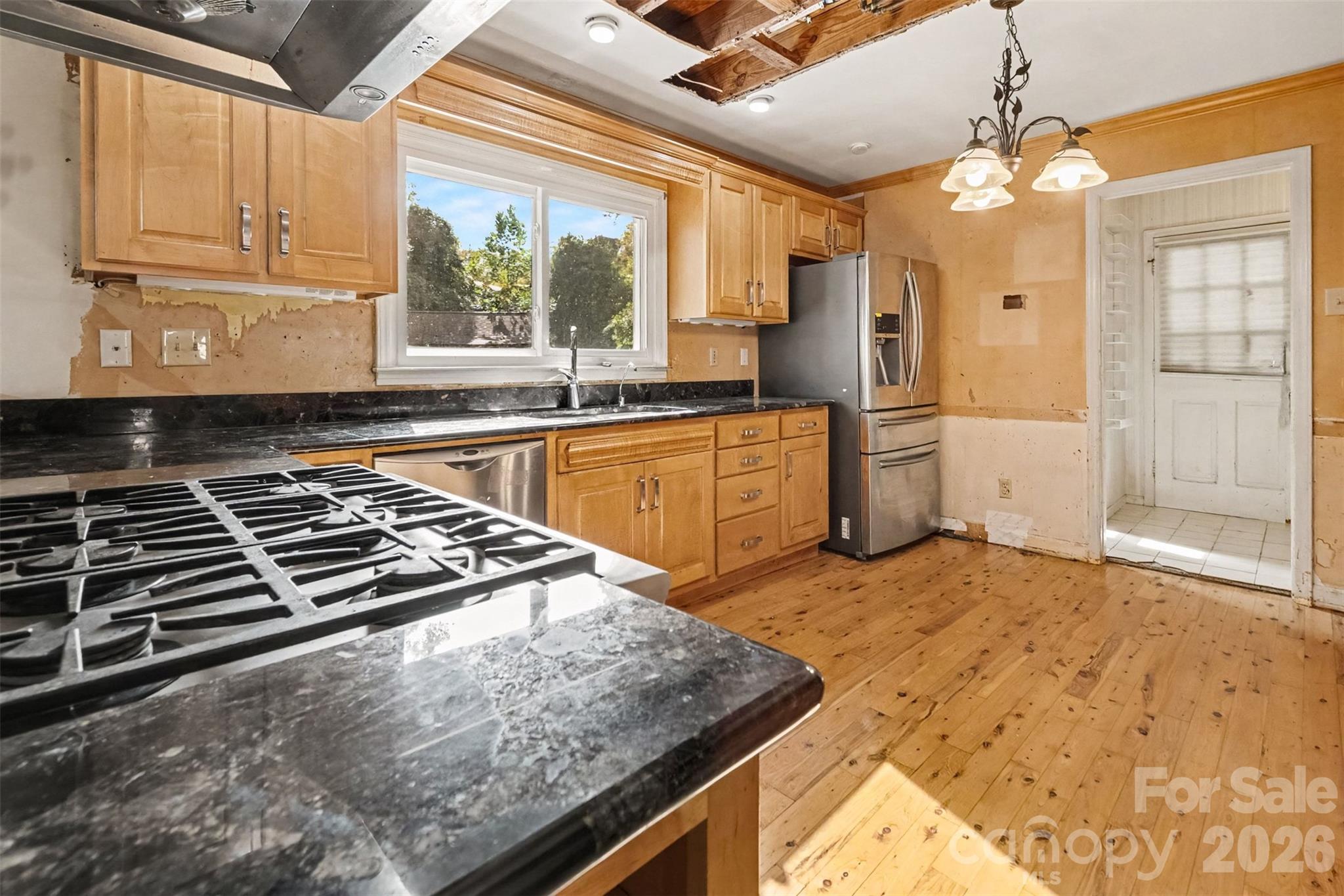 Single Family Residence at 3940 Riverbend Road, Charlotte, photo 6 of 16