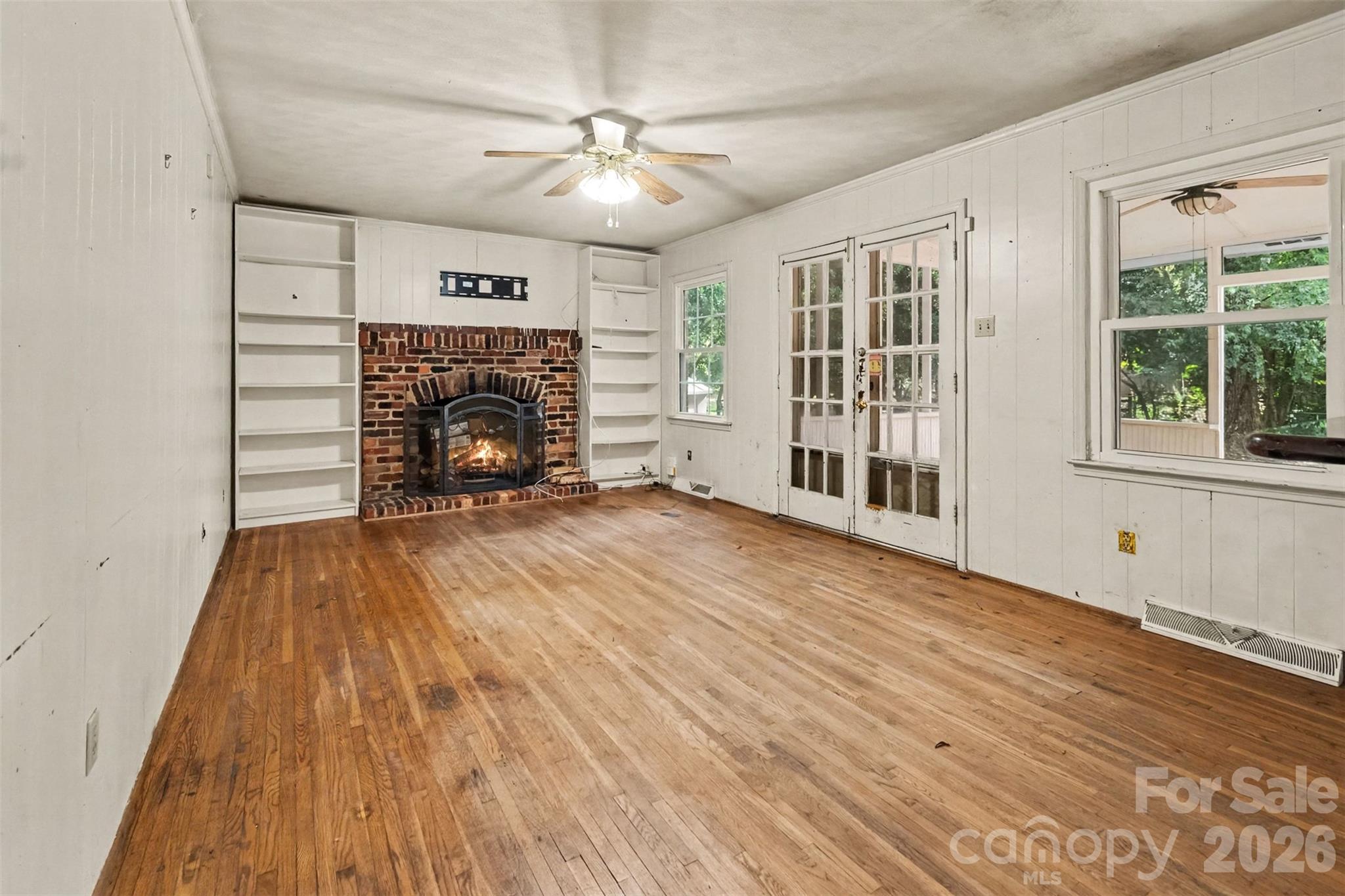 Single Family Residence at 3940 Riverbend Road, Charlotte, photo 8 of 16