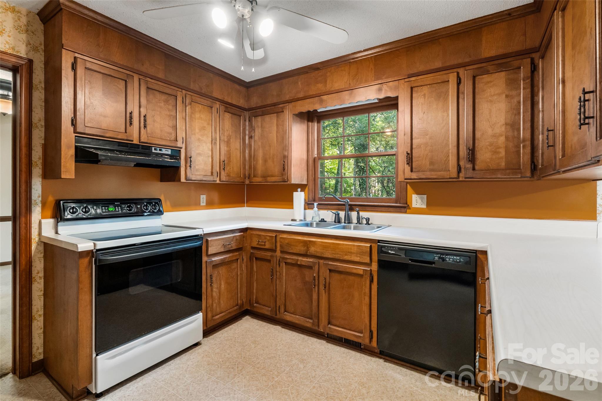 Single Family Residence at 4427 Winrock Lane, Rock Hill, photo 8 of 36