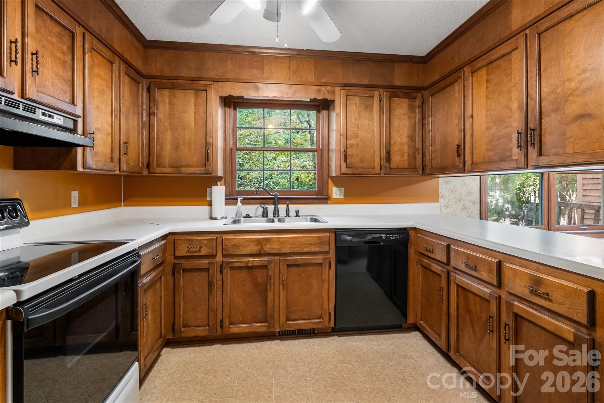 Single Family Residence at 4427 Winrock Lane, Rock Hill, photo 9 of 36