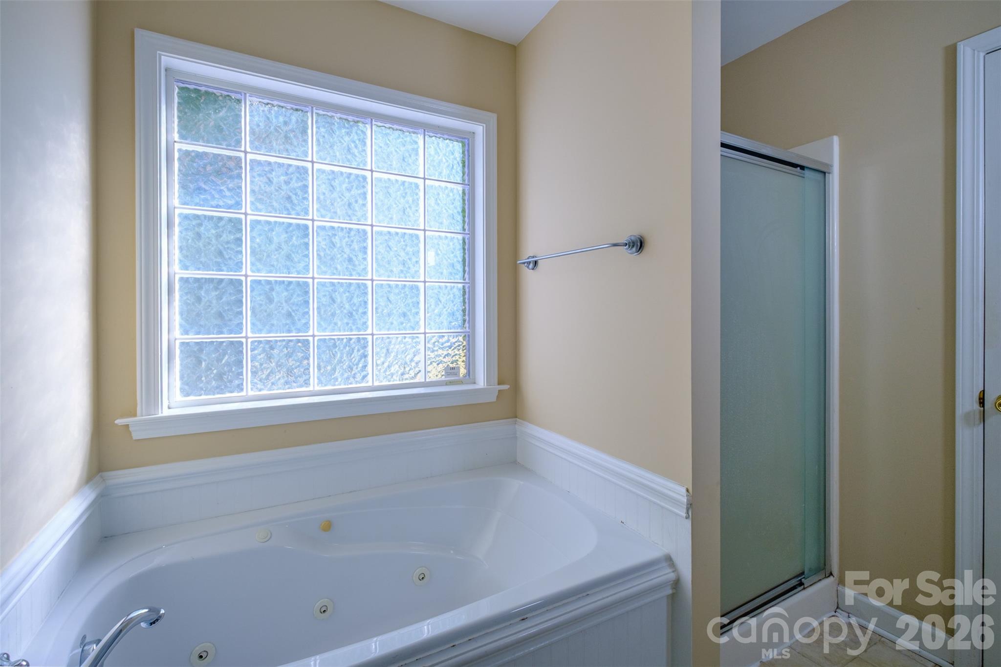 Main Floor Bathroom Suite - 149 Kanah Court, Winston Salem