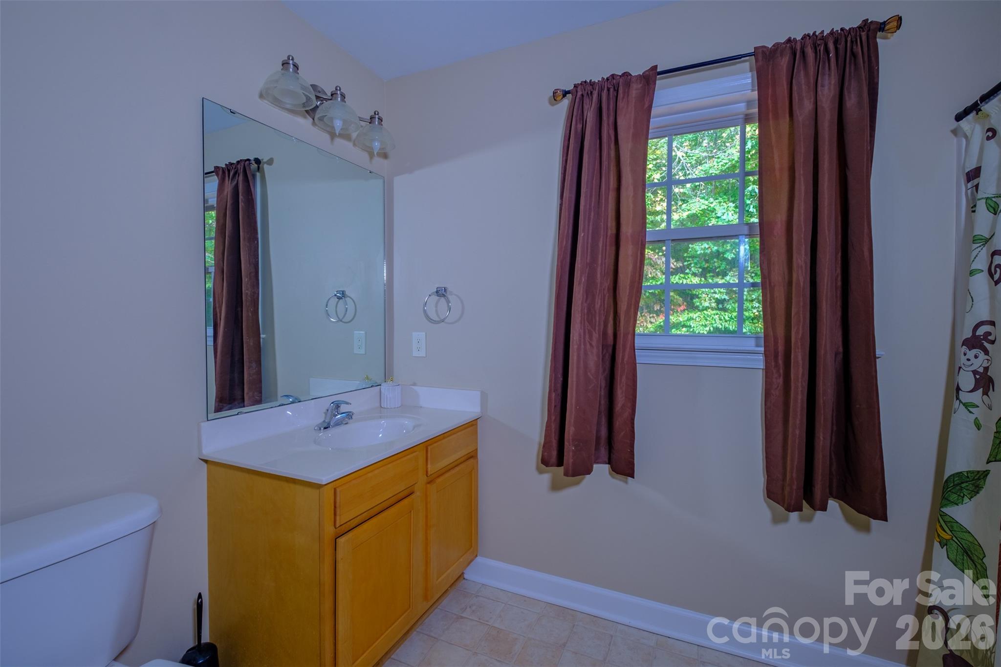 Upper Full Bath - 149 Kanah Court, Winston Salem