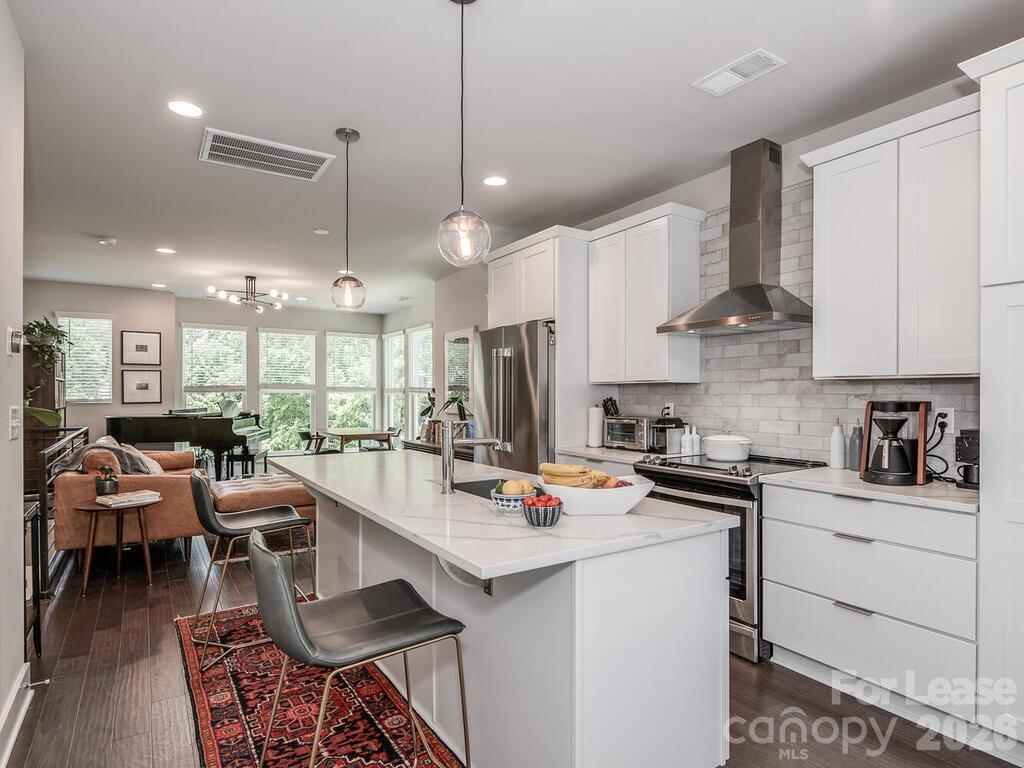 Townhouse at 331 Uptown West Drive, Charlotte, photo 10 of 27