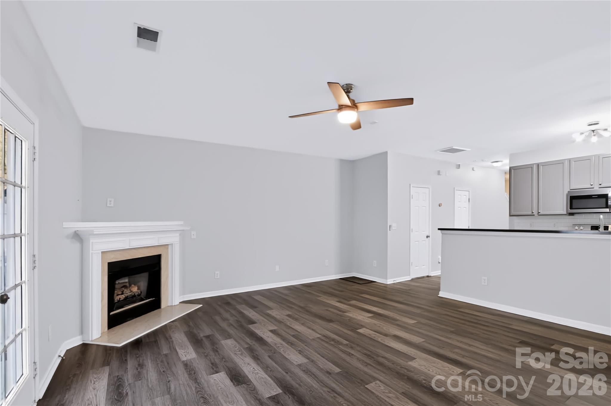 Townhouse at 7741 Abigail Glen Drive, Charlotte, photo 2 of 15