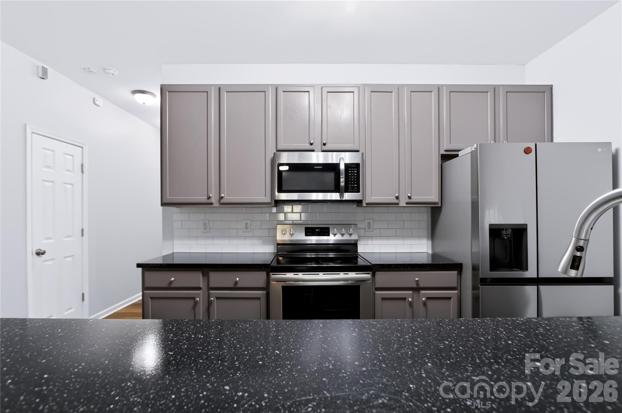 Townhouse at 7741 Abigail Glen Drive, Charlotte, photo 5 of 15