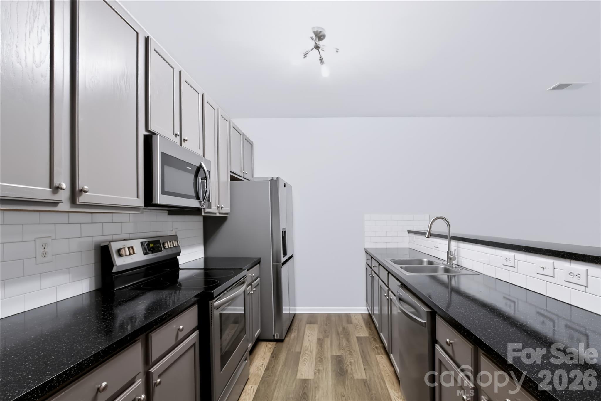 Townhouse at 7741 Abigail Glen Drive, Charlotte, photo 6 of 15