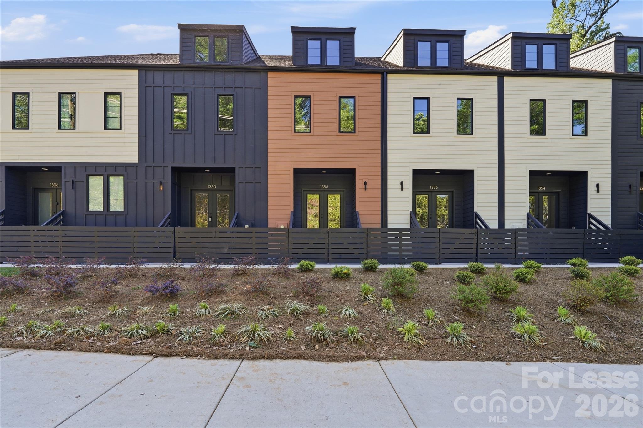 Townhouse at 1312 Carolyn Drive, Charlotte, photo 8 of 27