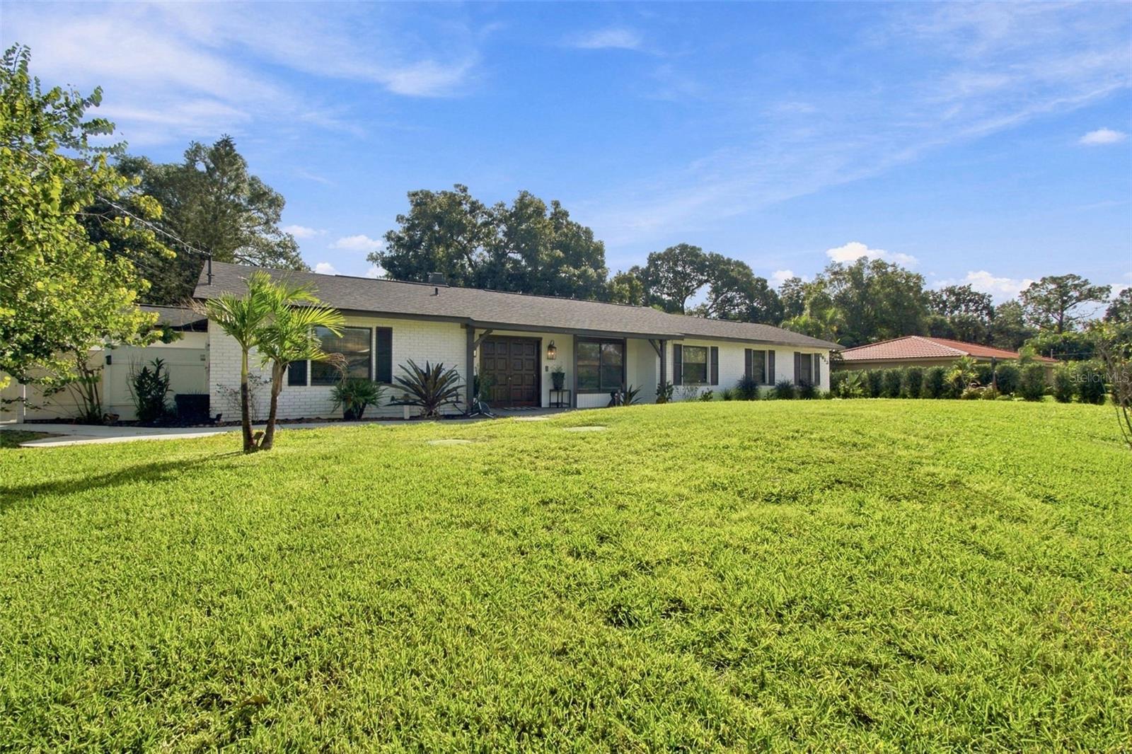 Single Family Residence at 7913 FLOWERFIELD DR, TAMPA, photo 3 of 100