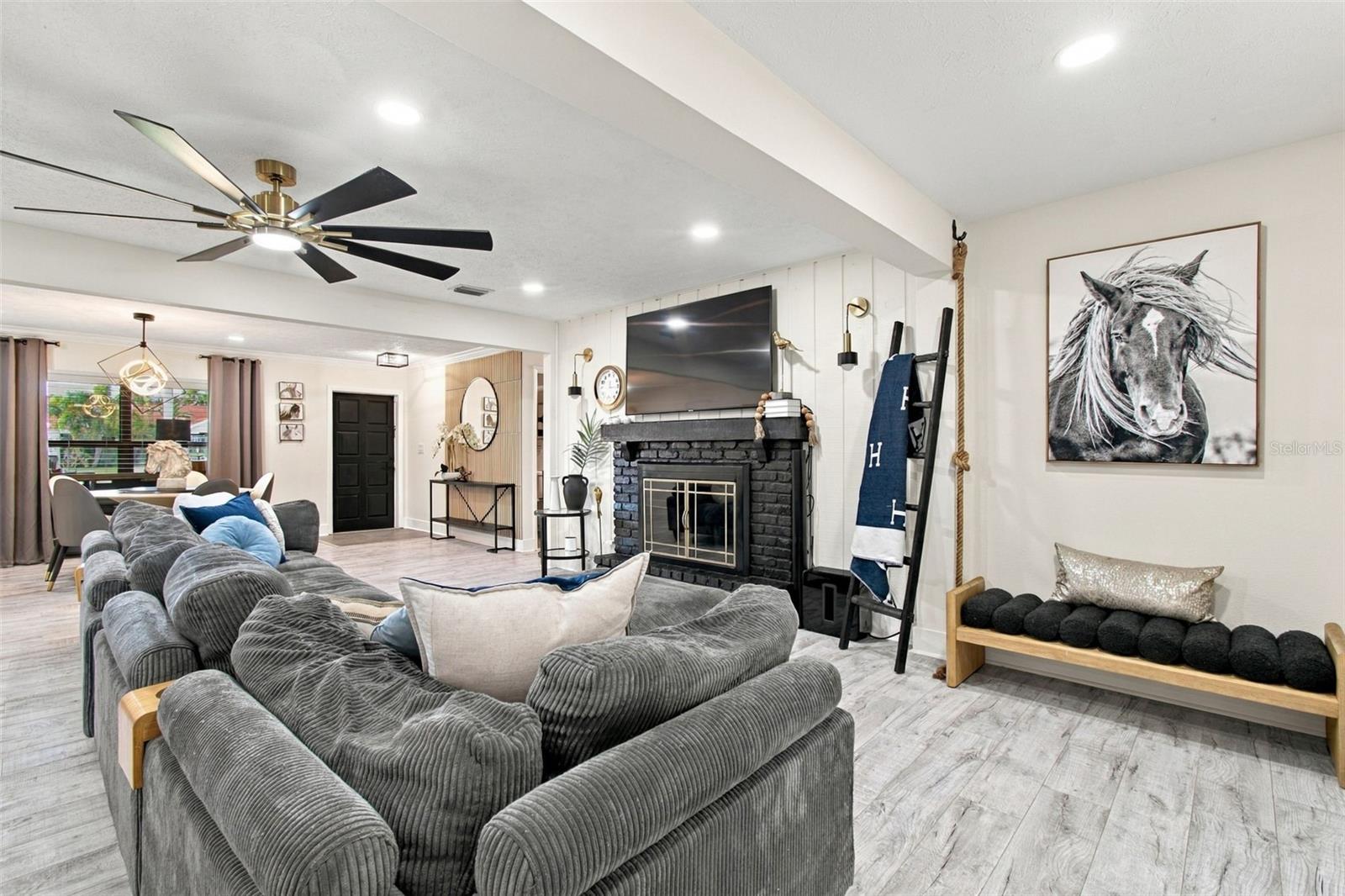 Single Family Residence at 7913 FLOWERFIELD DR, TAMPA, photo 15 of 100