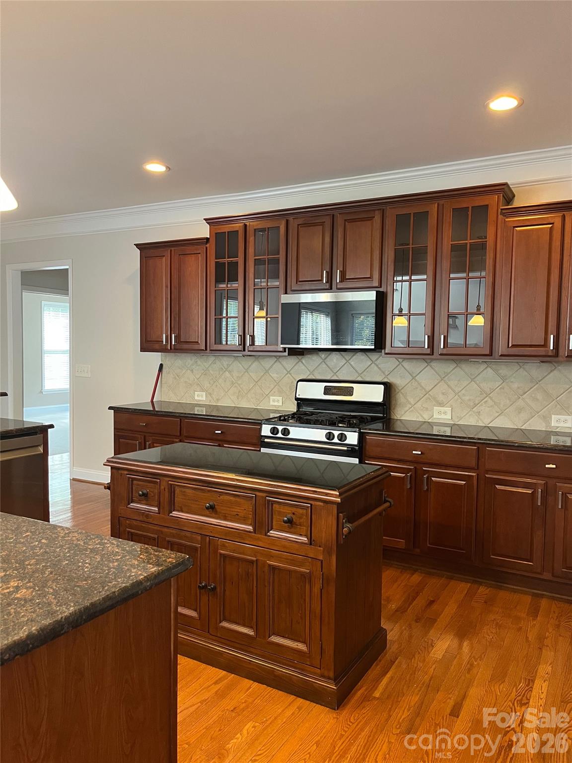 Single Family Residence at 14746 Greenpoint Lane, Huntersville, photo 8 of 39