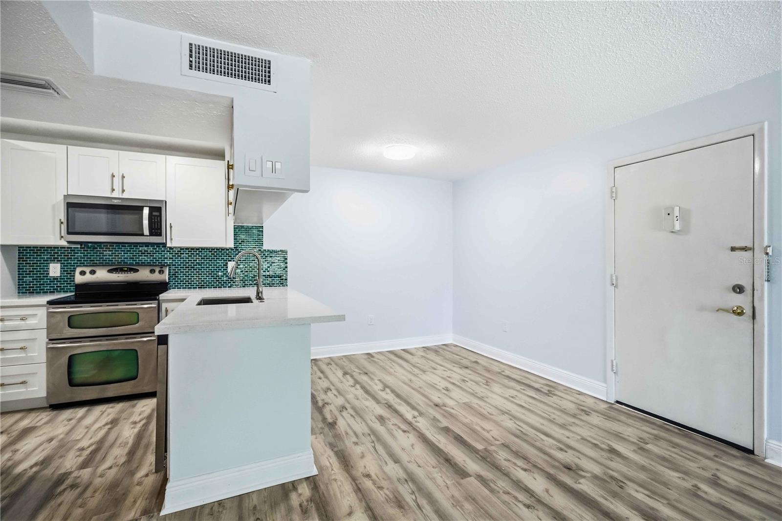 Condominium at 3215 BENEVA RD #202, SARASOTA, photo 11 of 38
