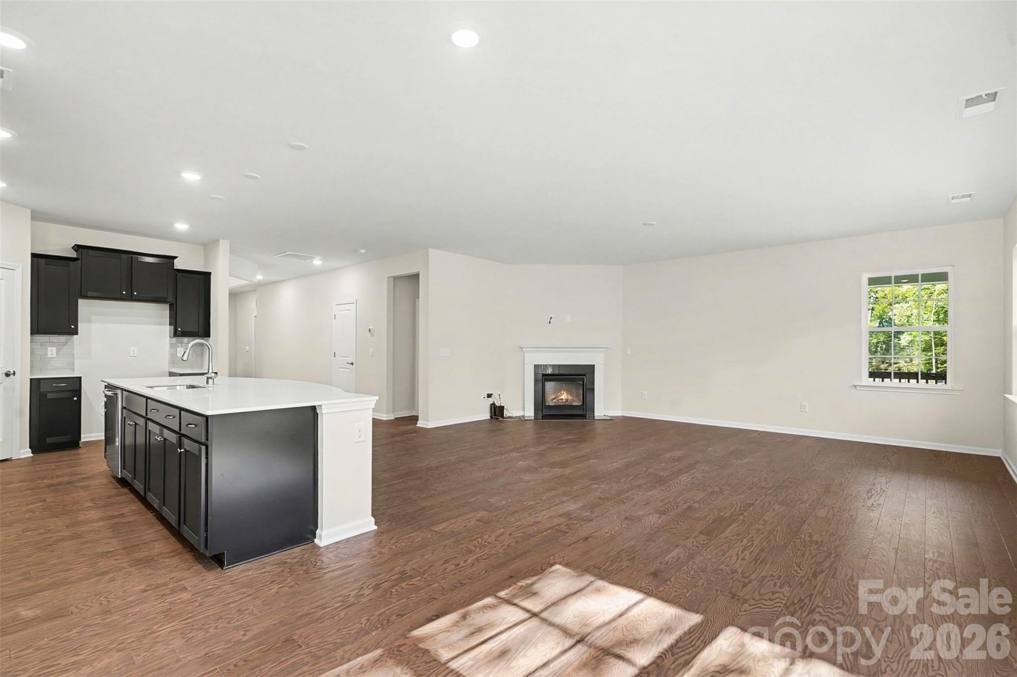 Large Spacious Great Room and Open Floorplan - 11238 Dappled Light Trail, Mint Hill