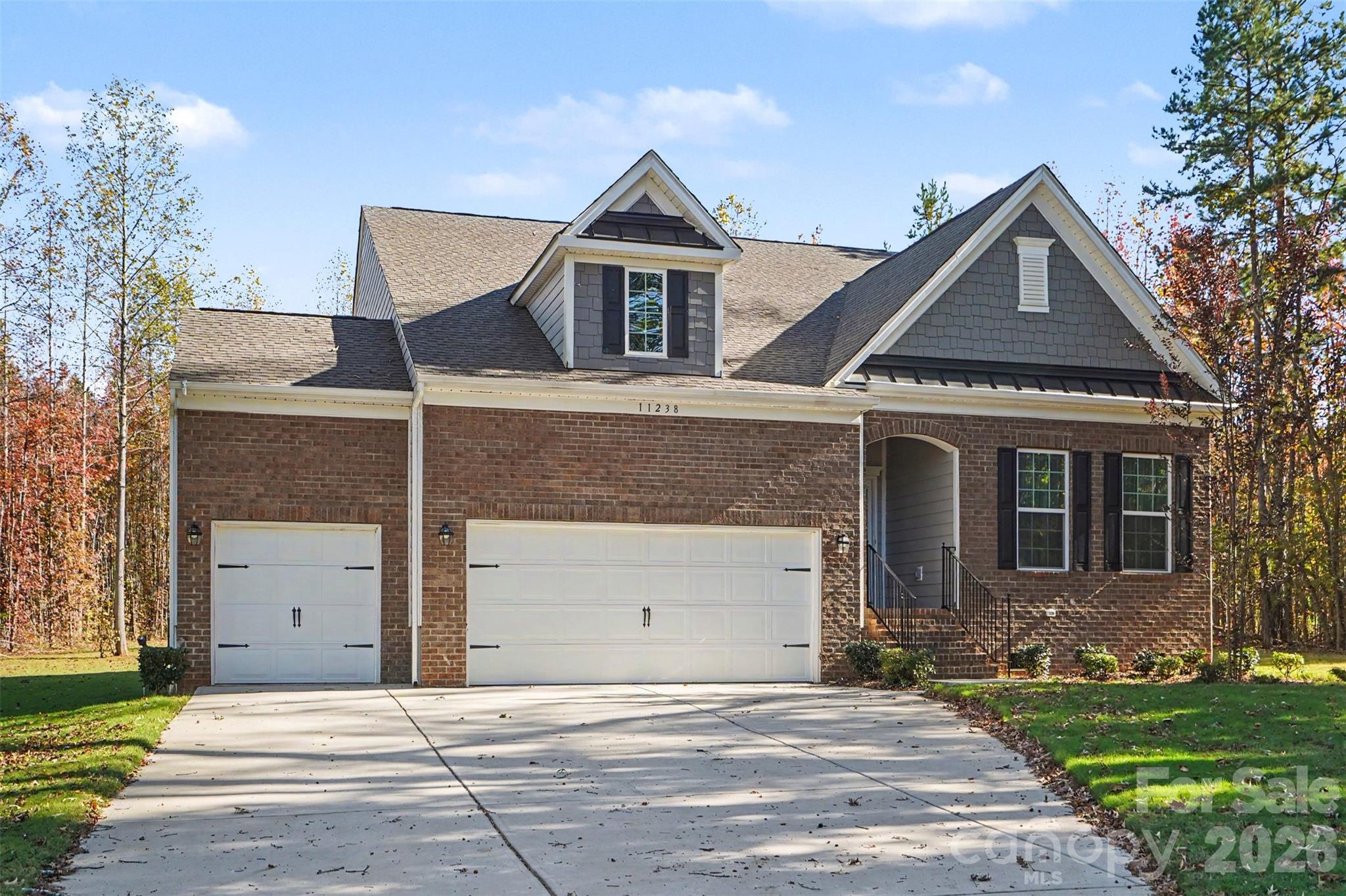 Single Family Residence at 11238 Dappled Light Trail, Mint Hill, photo 8 of 28