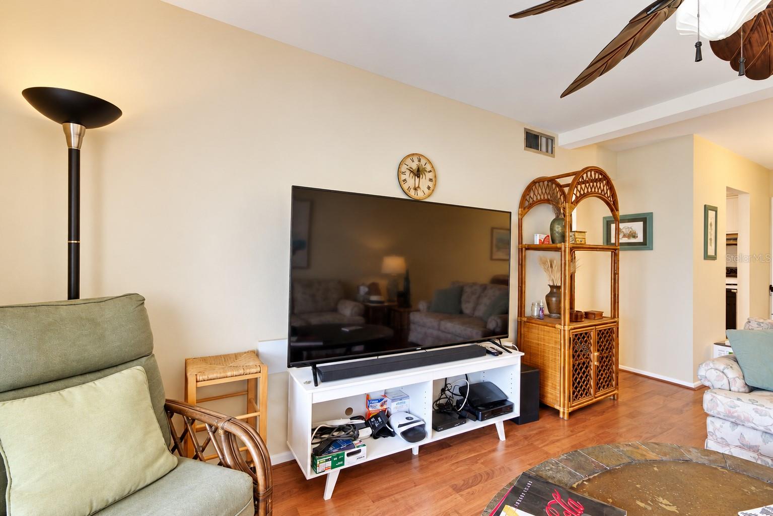 Condominium at 2013 SUNSET DR #E2, BRADENTON, photo 9 of 23