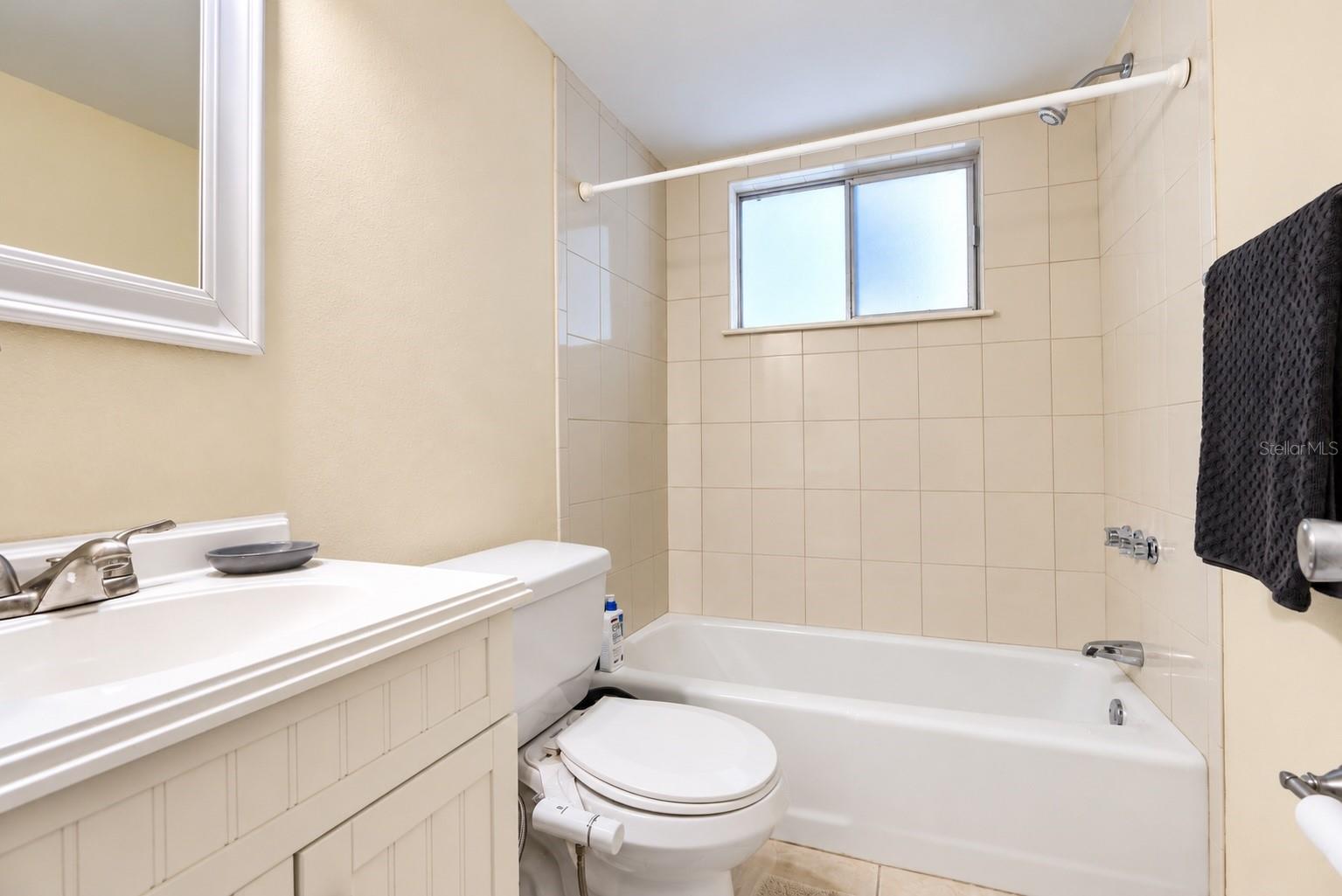 Condominium at 2013 SUNSET DR #E2, BRADENTON, photo 13 of 23