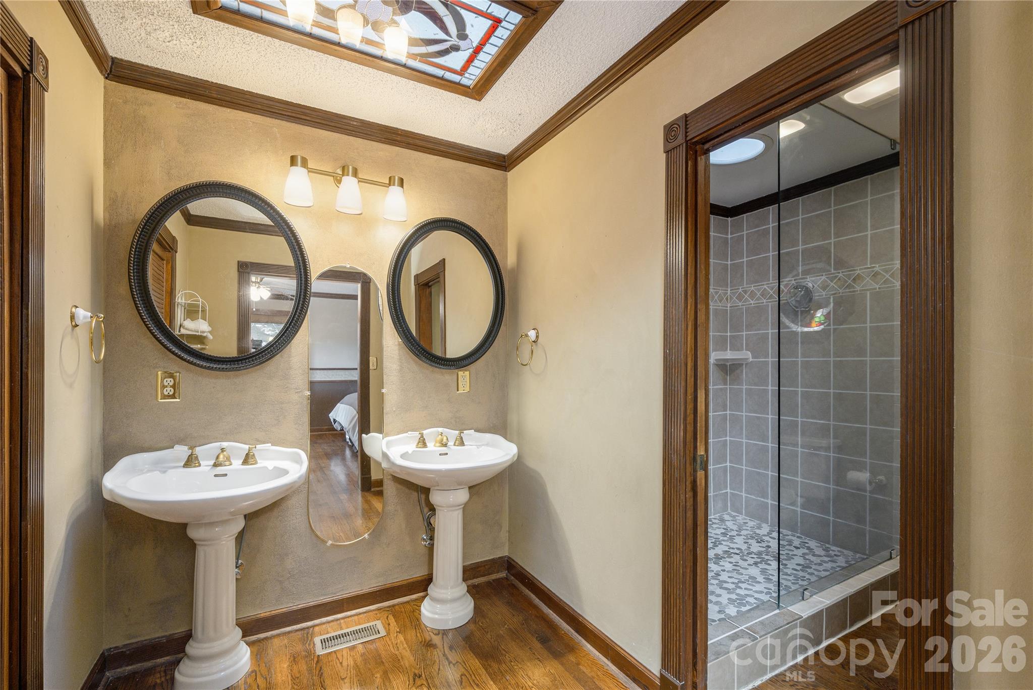 Ensuite bath - 20 Wild Cherry Drive, Mills River