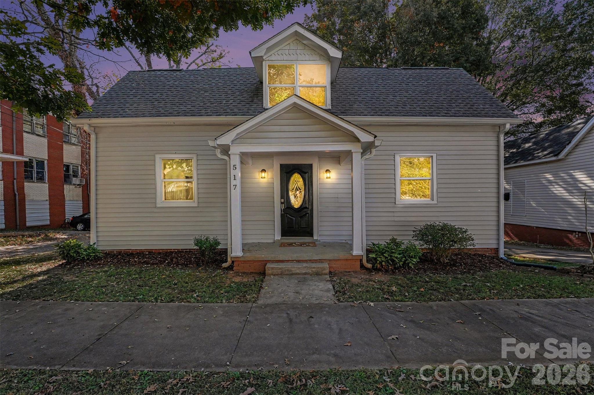 Single Family Residence at 517 Western Avenue, Statesville