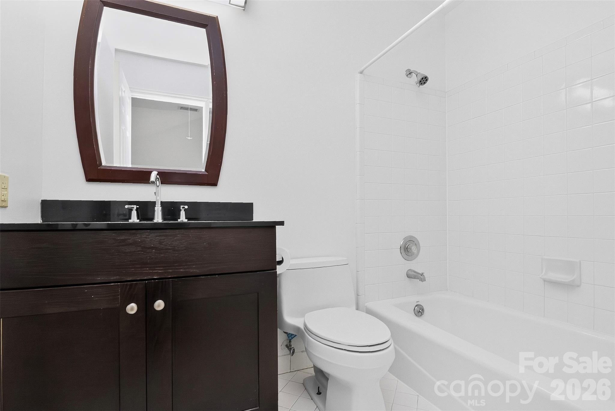 Hall bath - 8254 Tradd Court, Charlotte