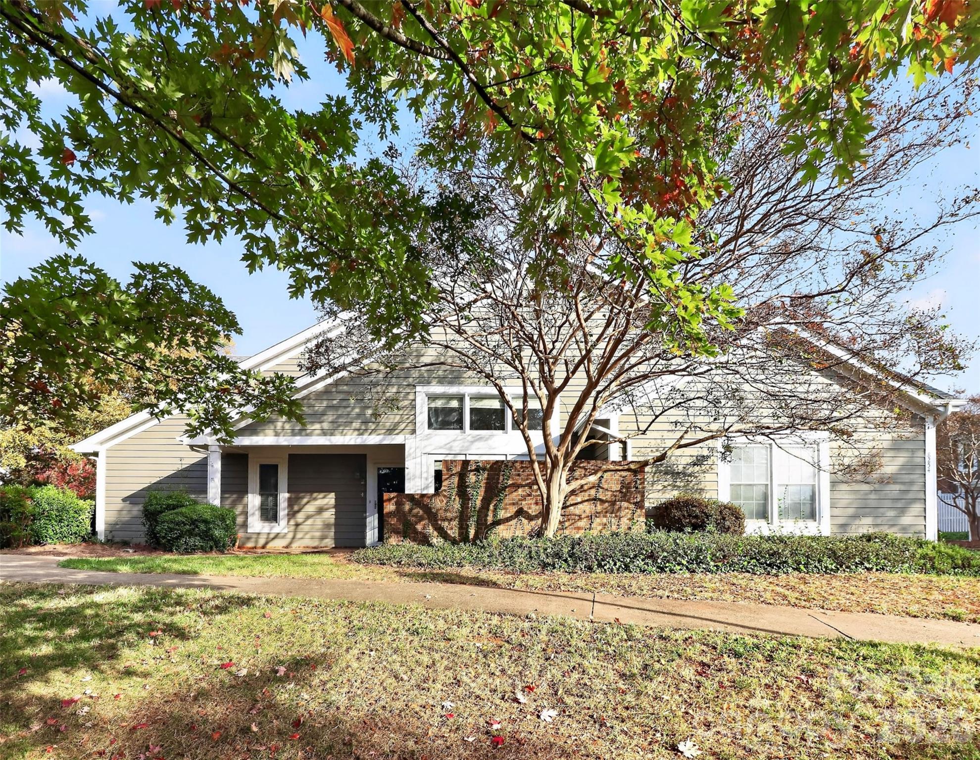 Condominium at 8254 Tradd Court, Charlotte, photo 47 of 49