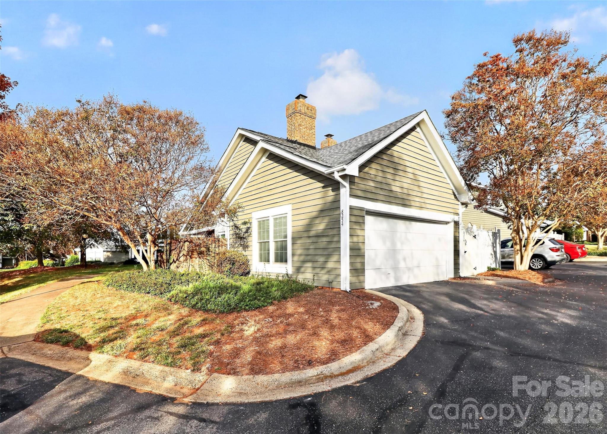 Condominium at 8254 Tradd Court, Charlotte, photo 48 of 49