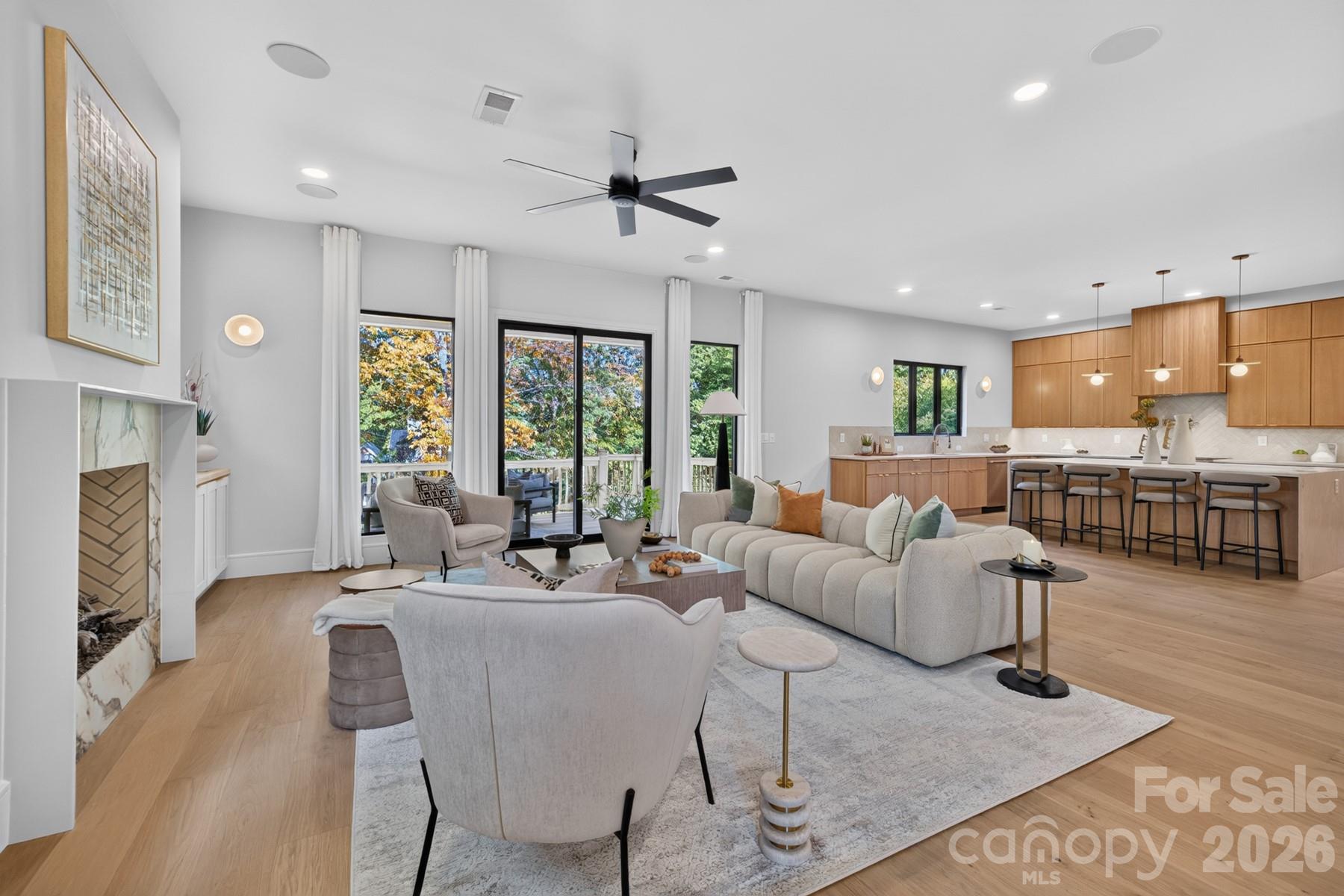 Single Family Residence at 433 Hollis Road, Charlotte, photo 10 of 47