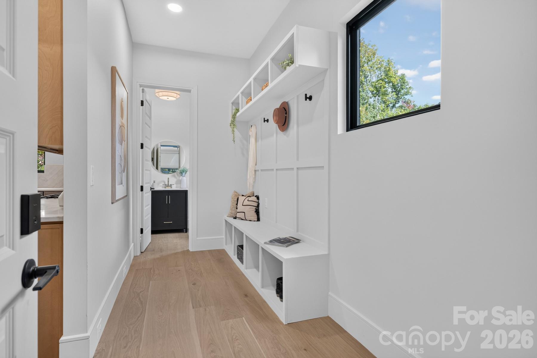 Single Family Residence at 433 Hollis Road, Charlotte, photo 15 of 47