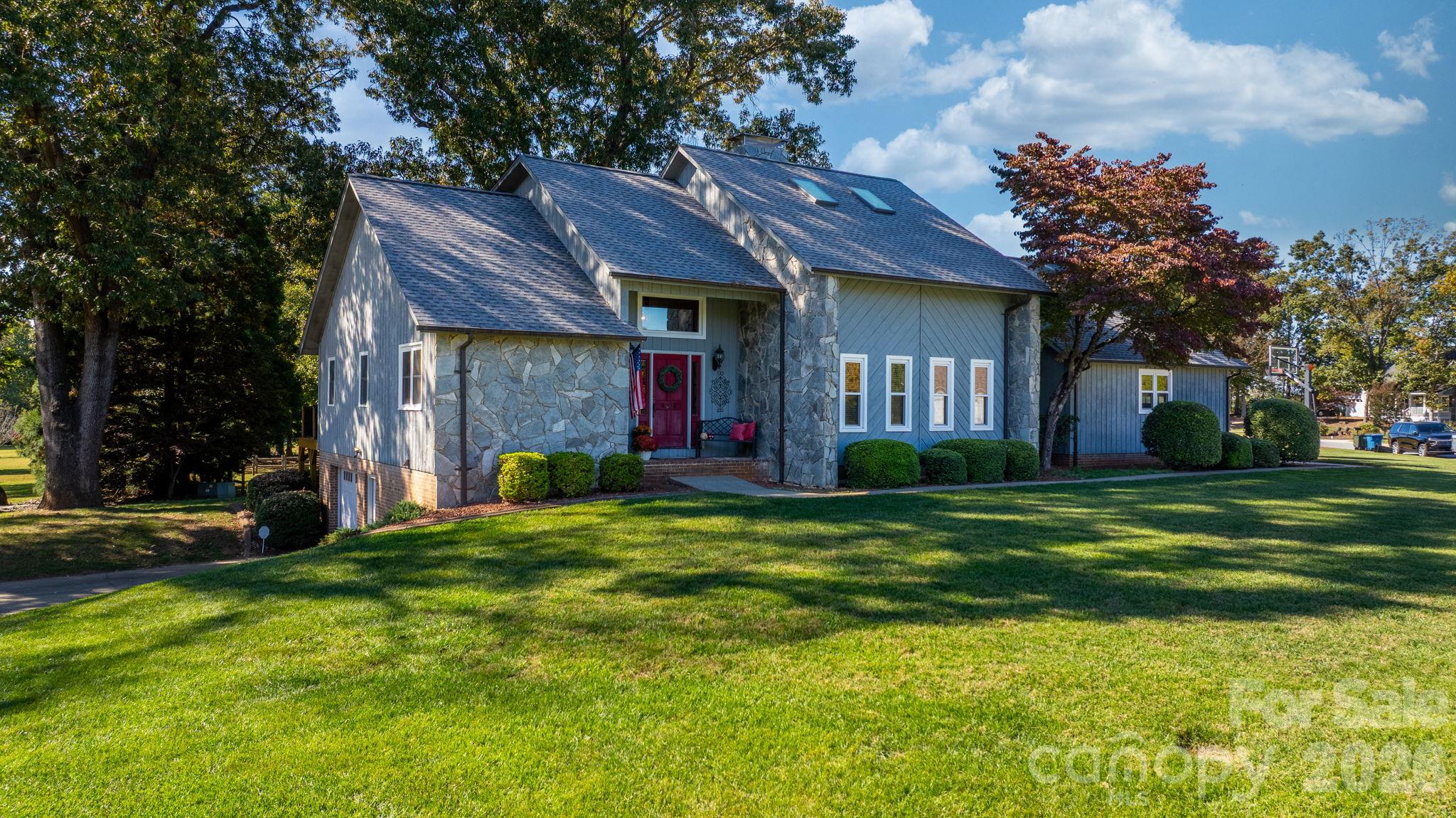 4056 Shadowood Lane