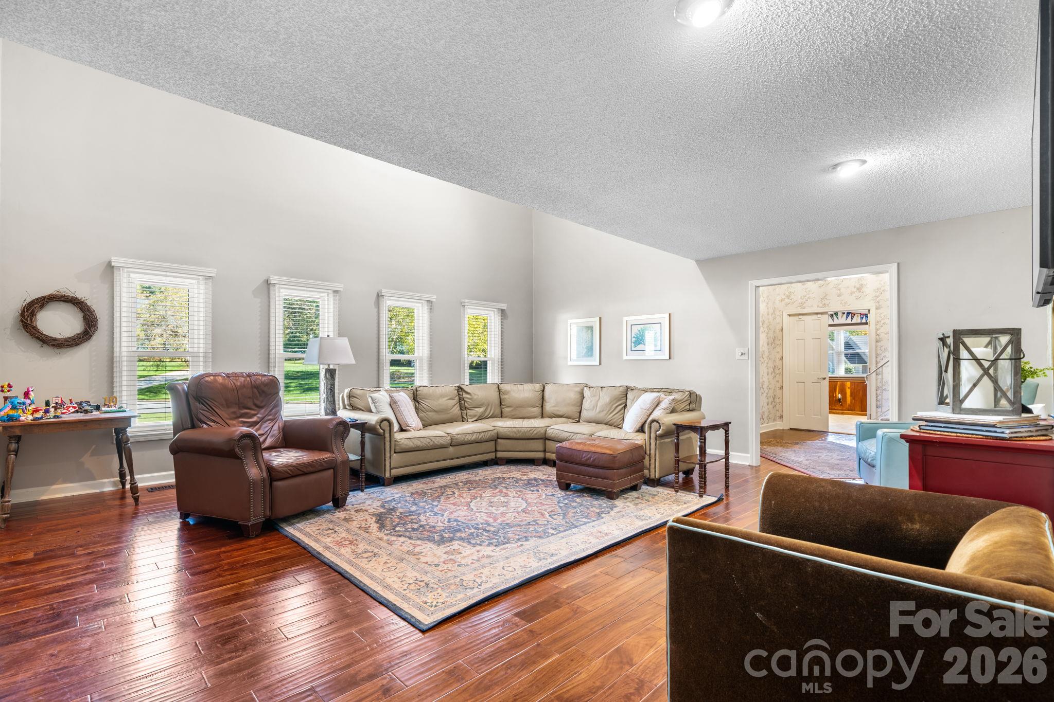 Single Family Residence at 4056 Shadowood Lane, Hickory, photo 7 of 48