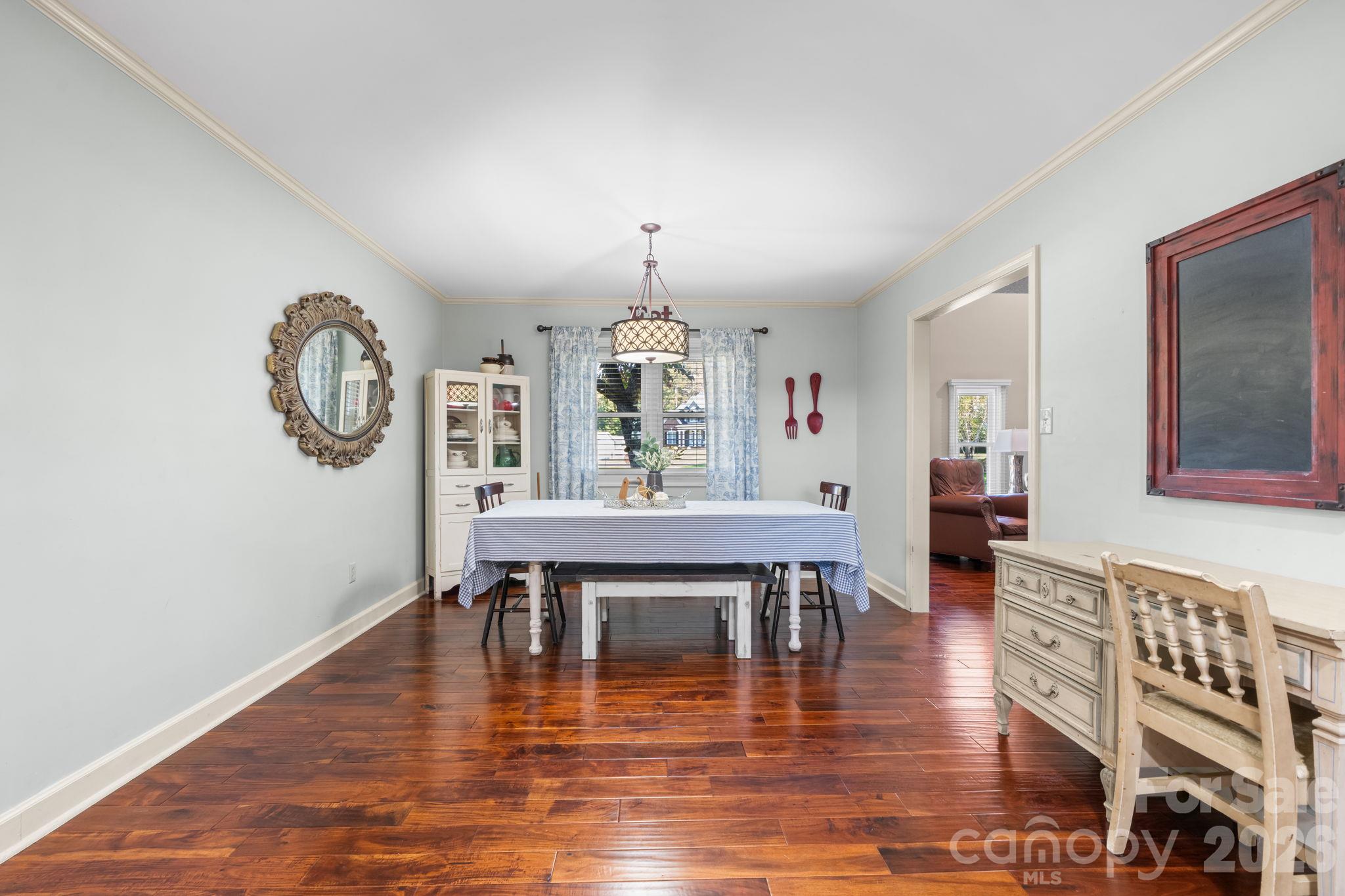 Single Family Residence at 4056 Shadowood Lane, Hickory, photo 14 of 48