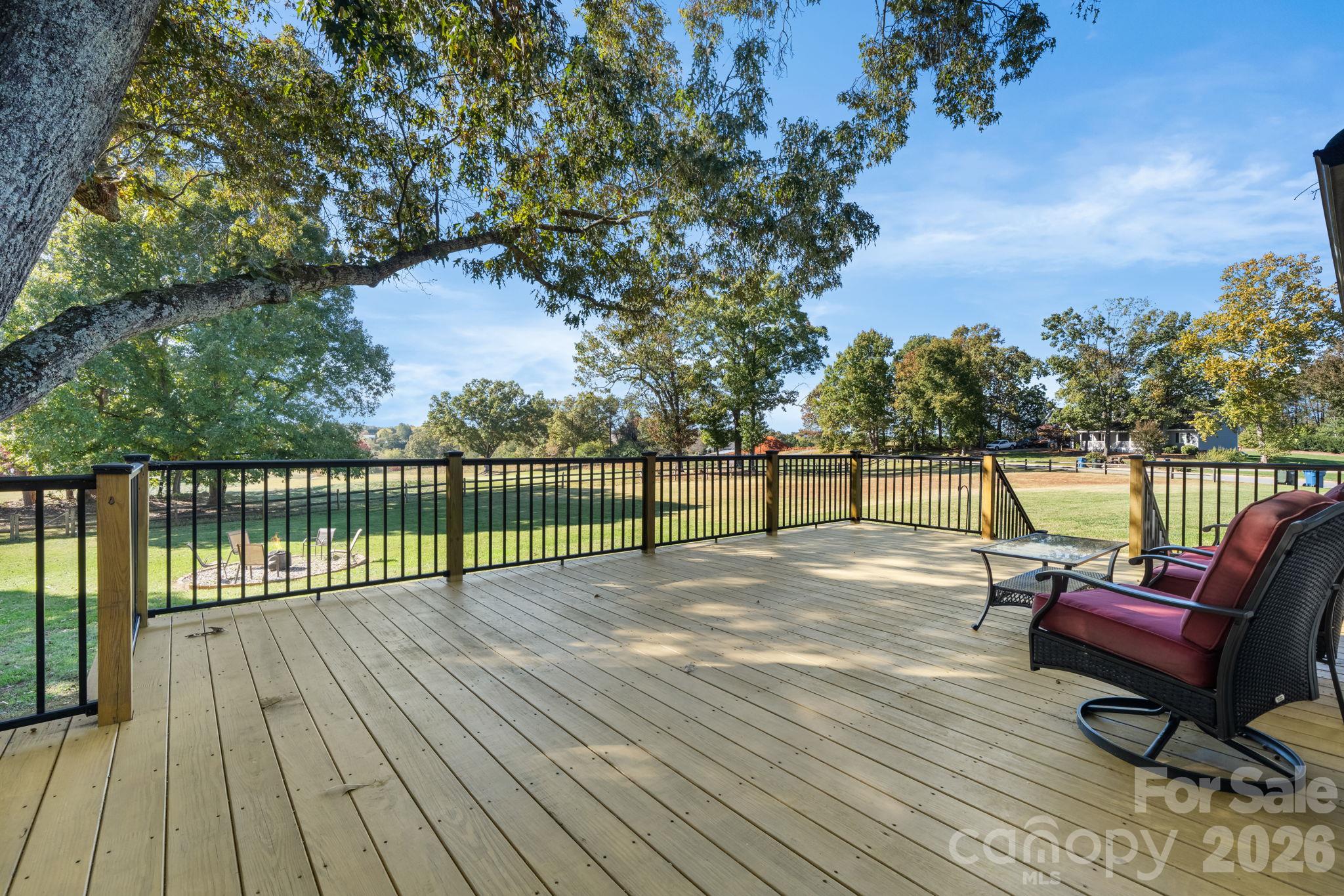 Single Family Residence at 4056 Shadowood Lane, Hickory, photo 18 of 48
