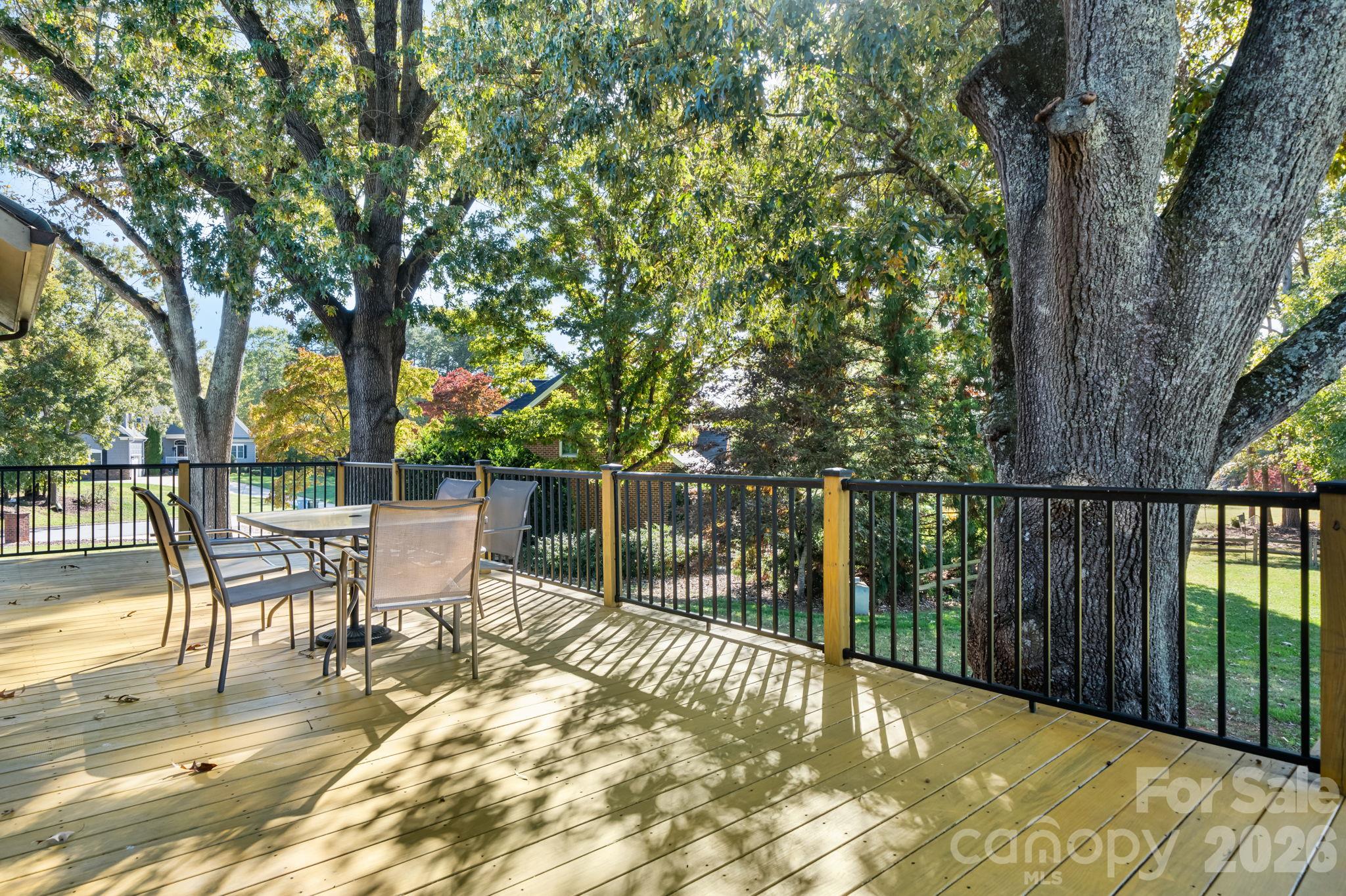 Single Family Residence at 4056 Shadowood Lane, Hickory, photo 19 of 48