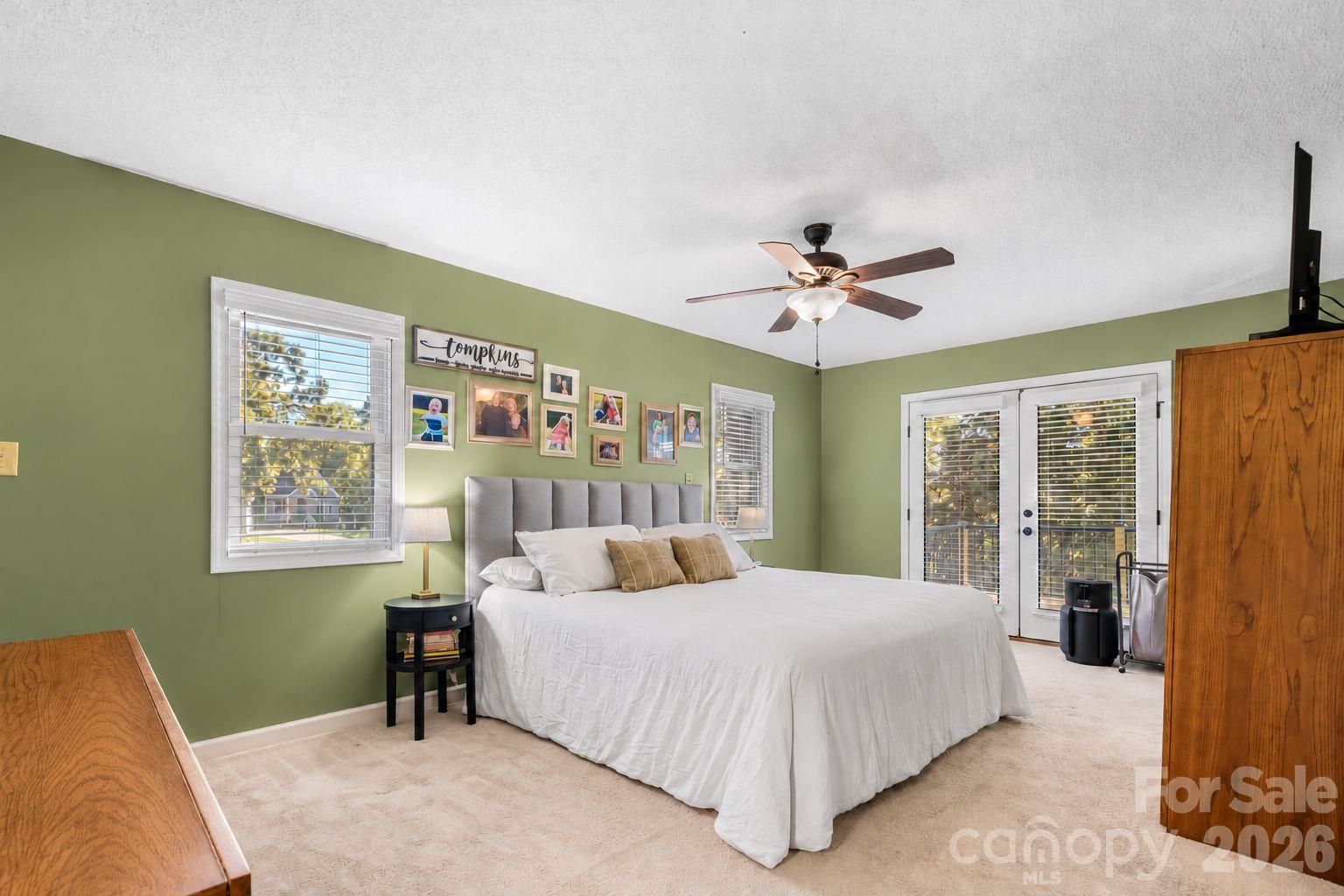 Single Family Residence at 4056 Shadowood Lane, Hickory, photo 23 of 48