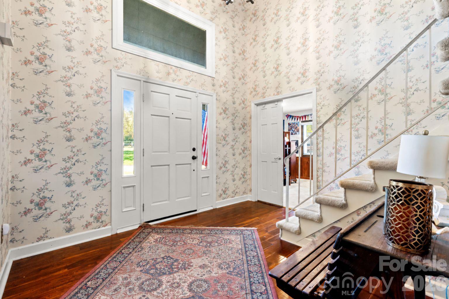 Single Family Residence at 4056 Shadowood Lane, Hickory, photo 28 of 48