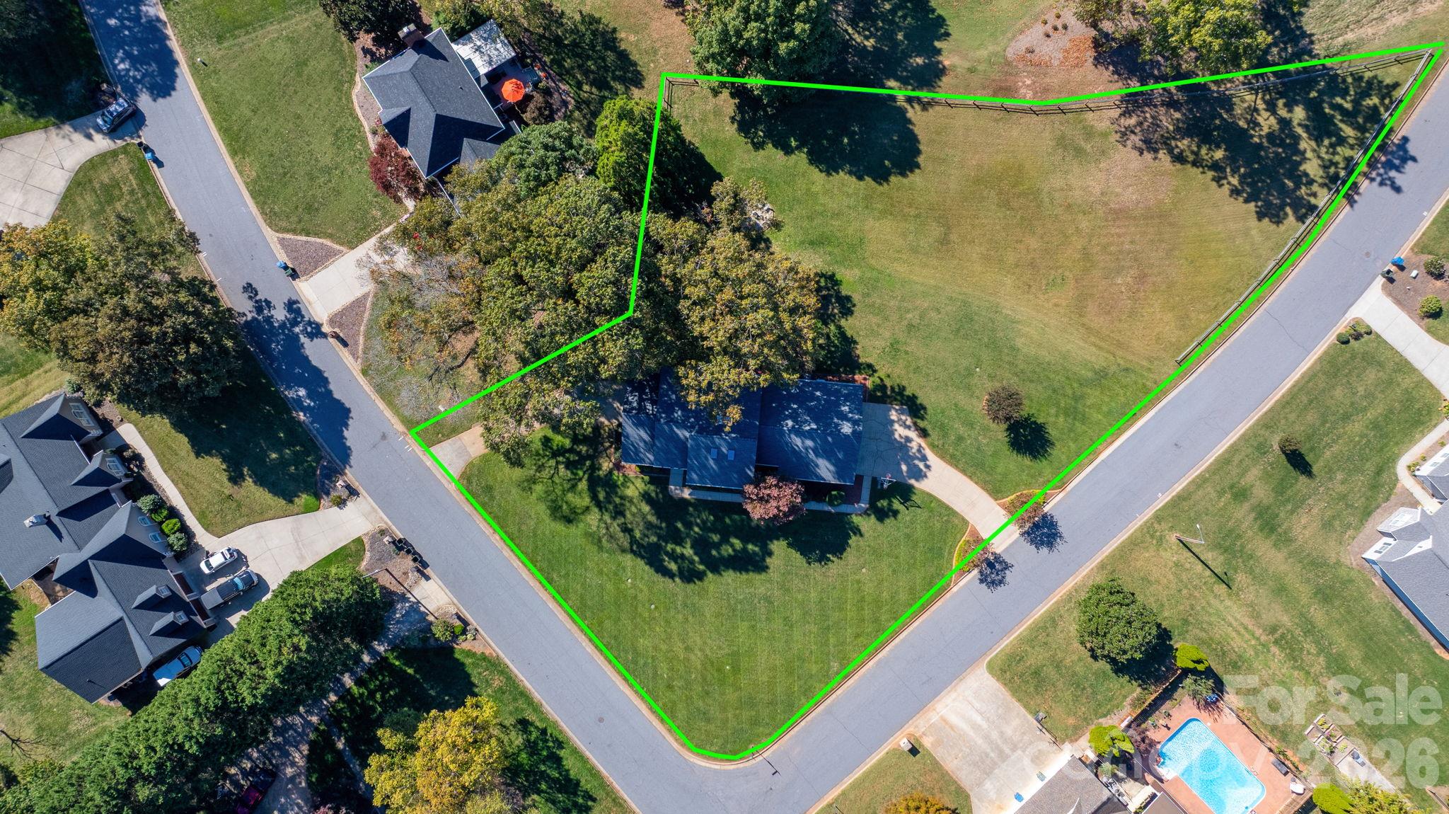 Single Family Residence at 4056 Shadowood Lane, Hickory, photo 42 of 48