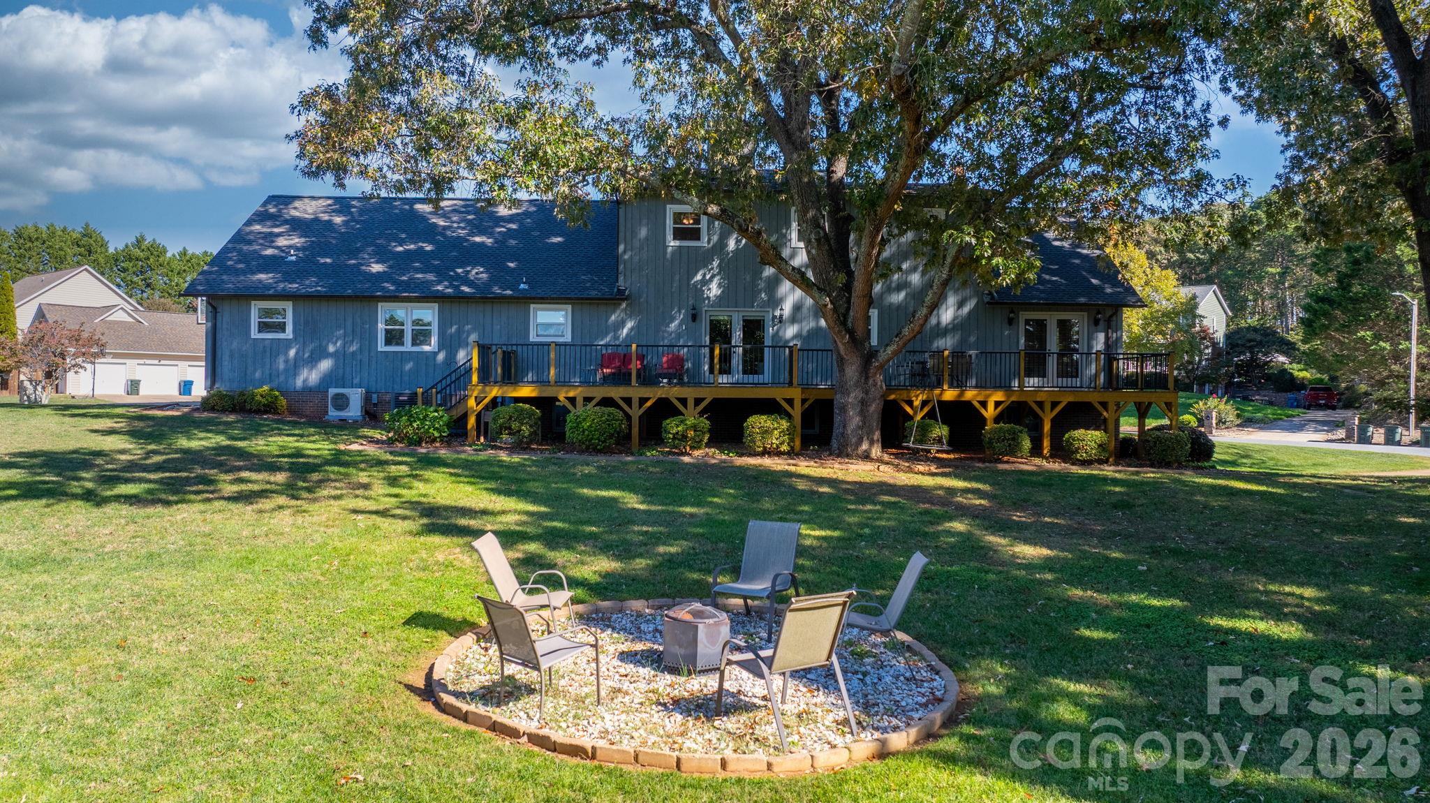 Single Family Residence at 4056 Shadowood Lane, Hickory, photo 43 of 48