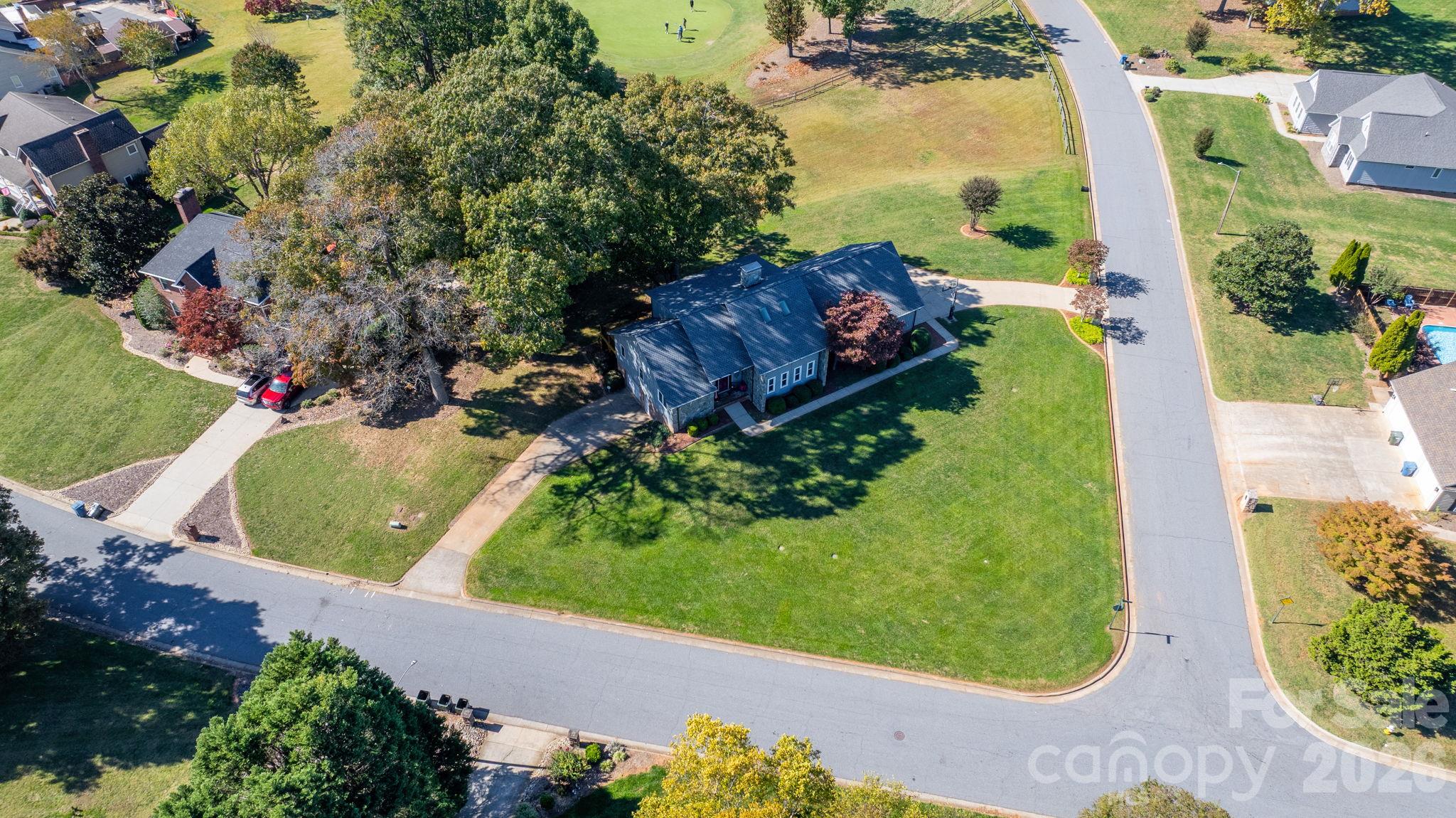 Single Family Residence at 4056 Shadowood Lane, Hickory, photo 45 of 48