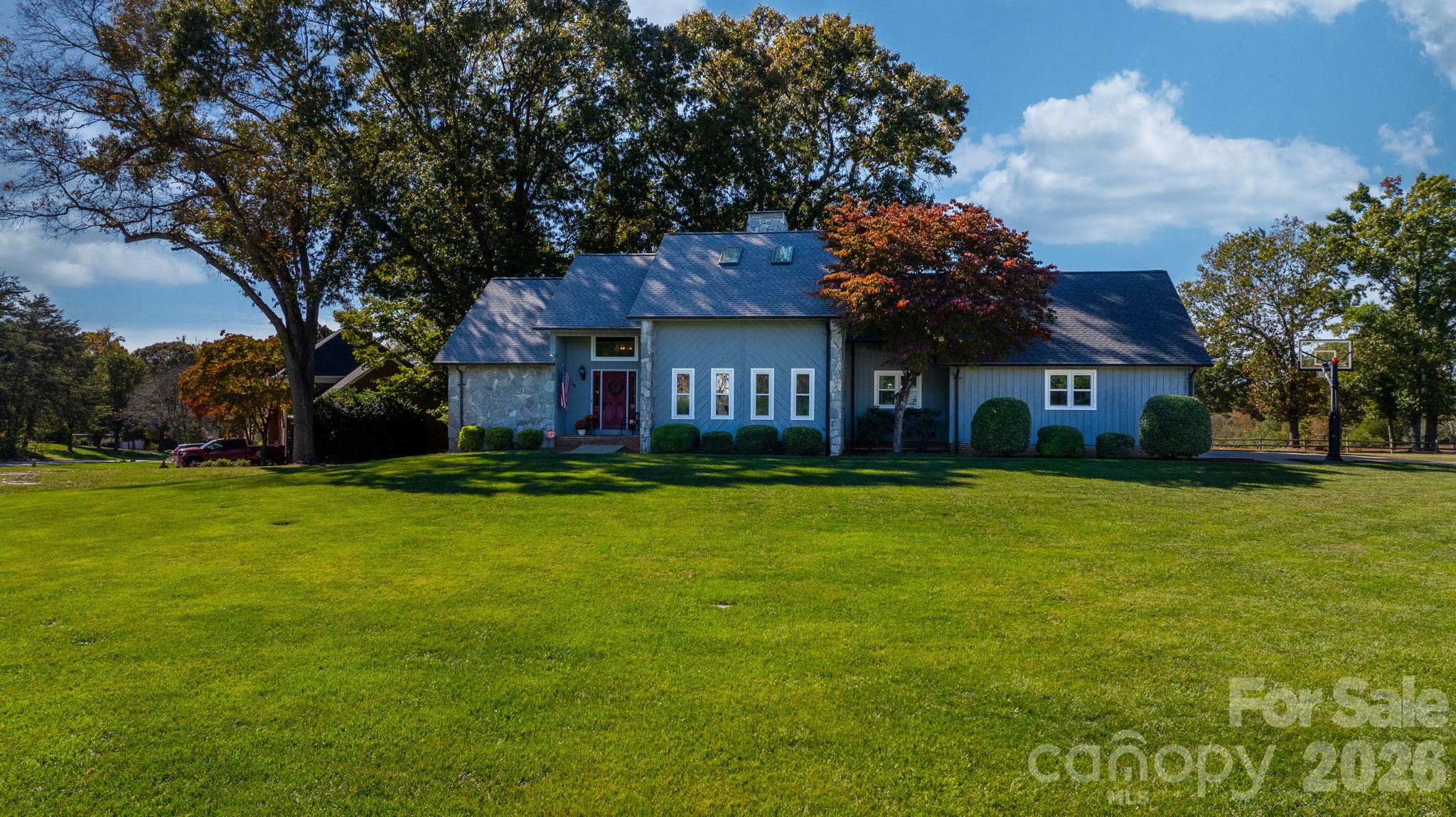 Single Family Residence at 4056 Shadowood Lane, Hickory, photo 47 of 48