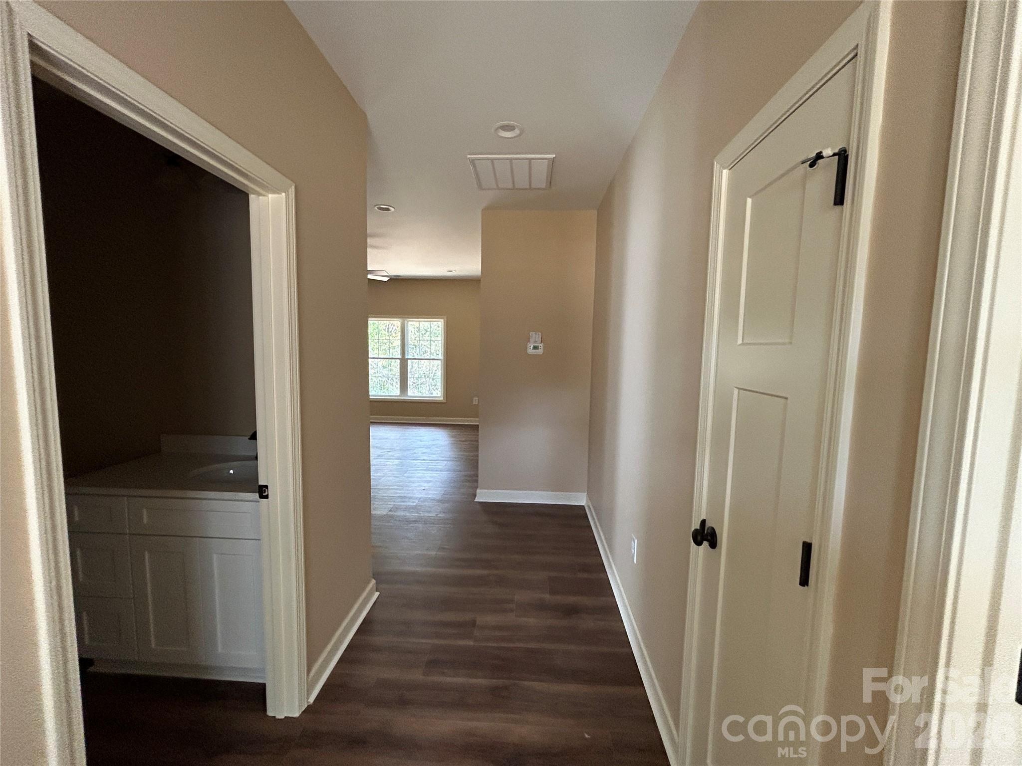 Single Family Residence at 2003 9th Street Street SE, Hickory, photo 4 of 19