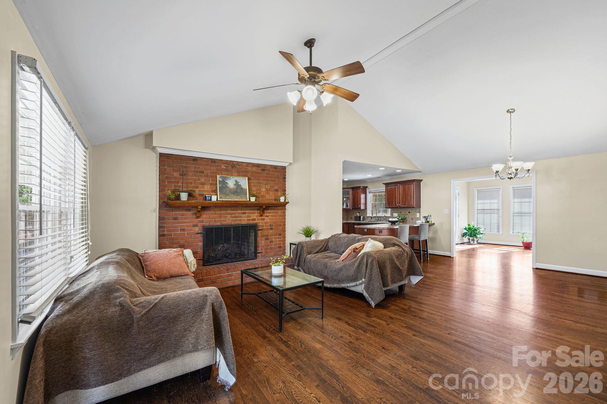 Single Family Residence at 380 Stratford Road, Lexington, photo 4 of 29